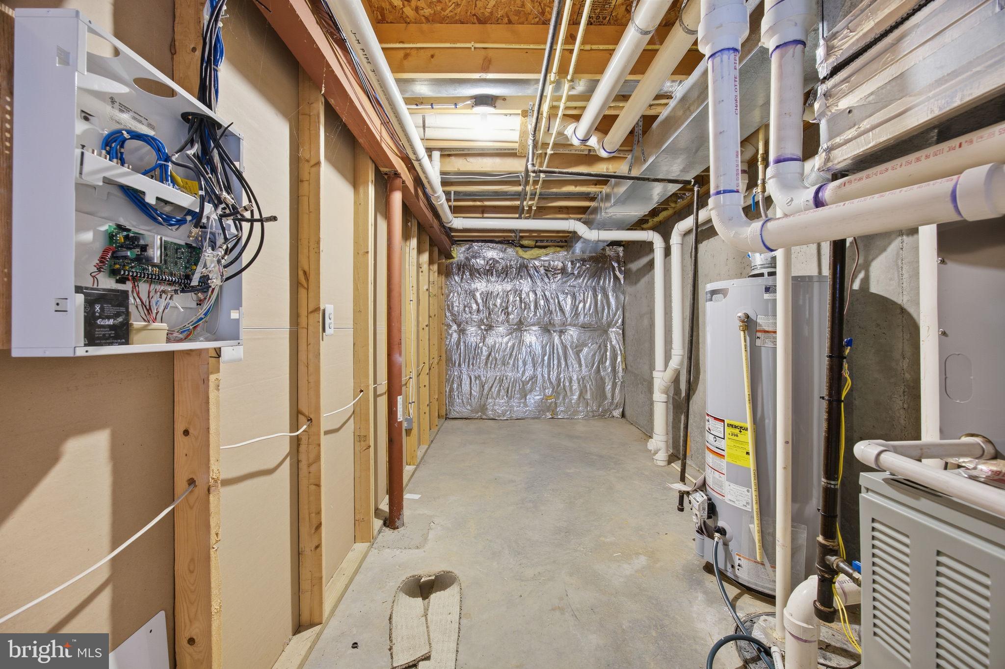 THE VILLAGE OF WASHINGTON TRAIL WEST - Residential