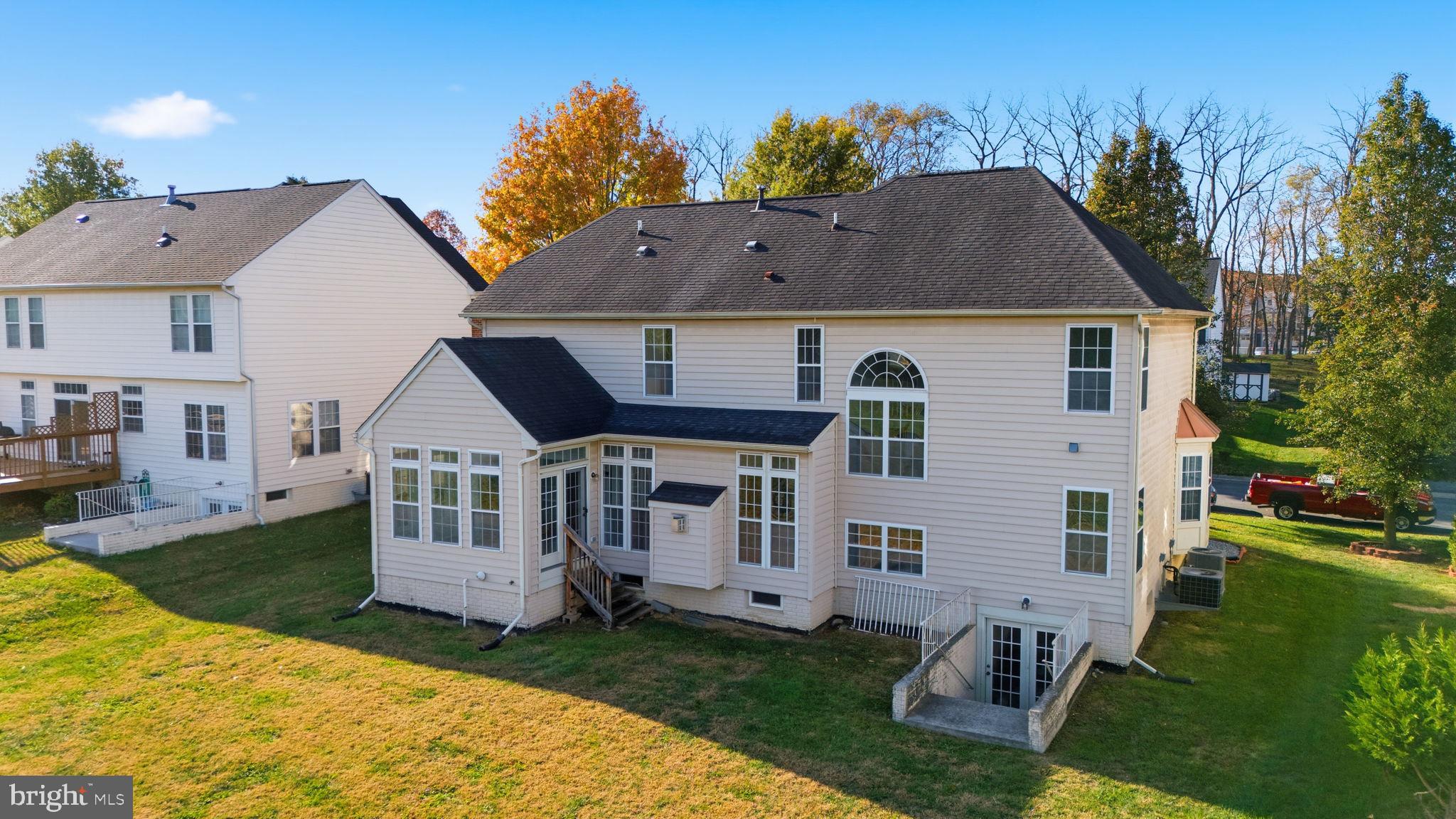 THE VILLAGE OF WASHINGTON TRAIL WEST - Residential