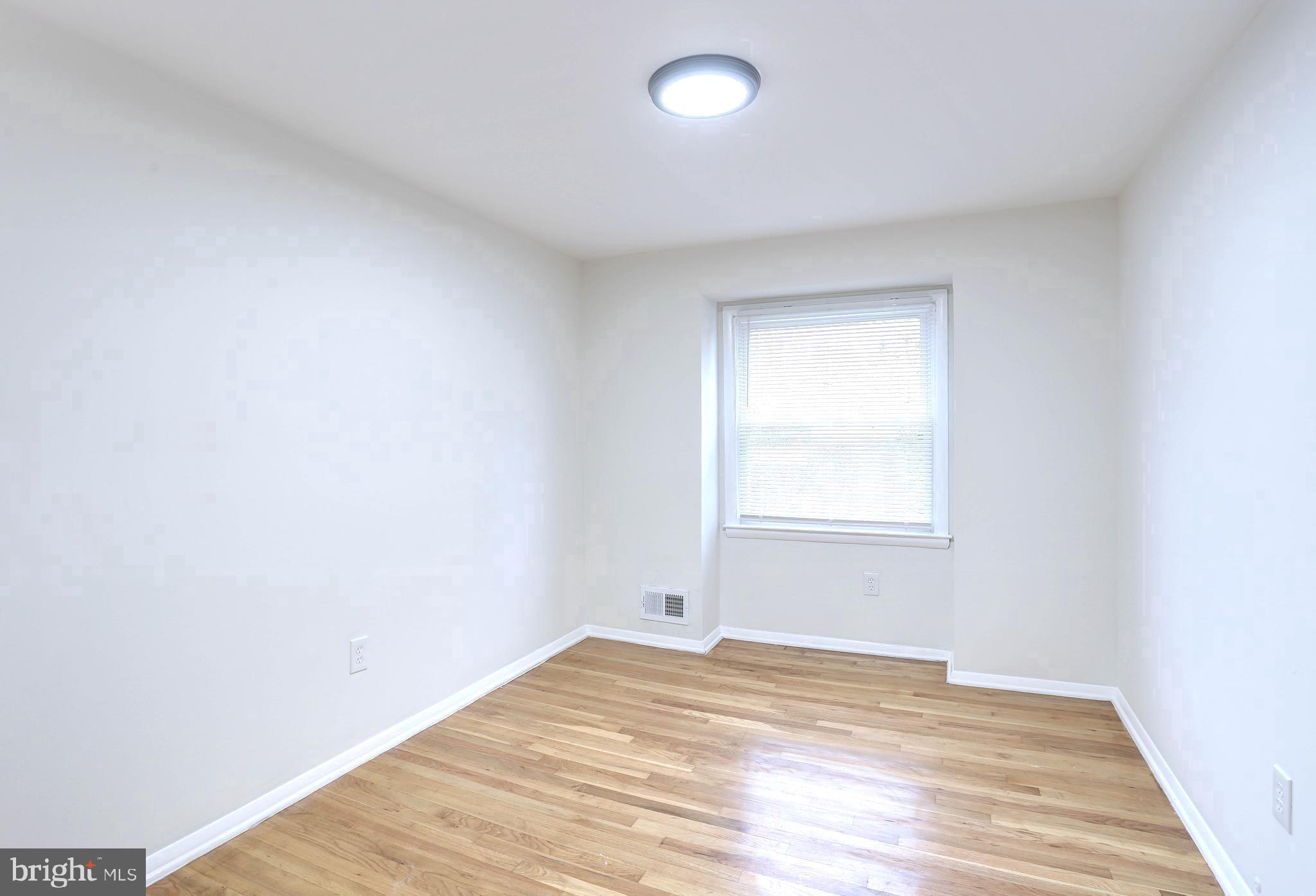 HOLLAND HILL - Residential