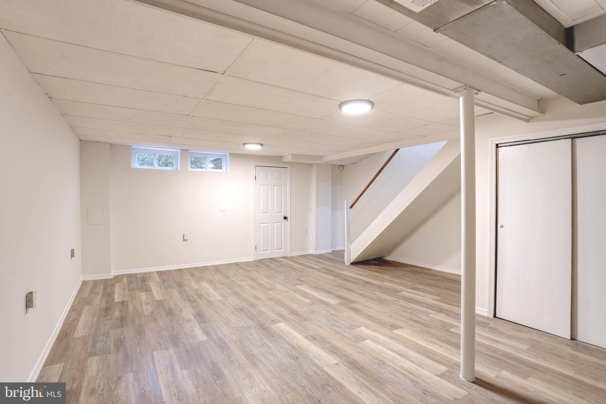 HOLLAND HILL - Residential