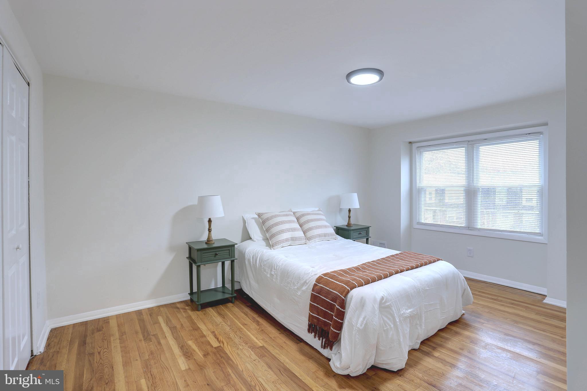 HOLLAND HILL - Residential