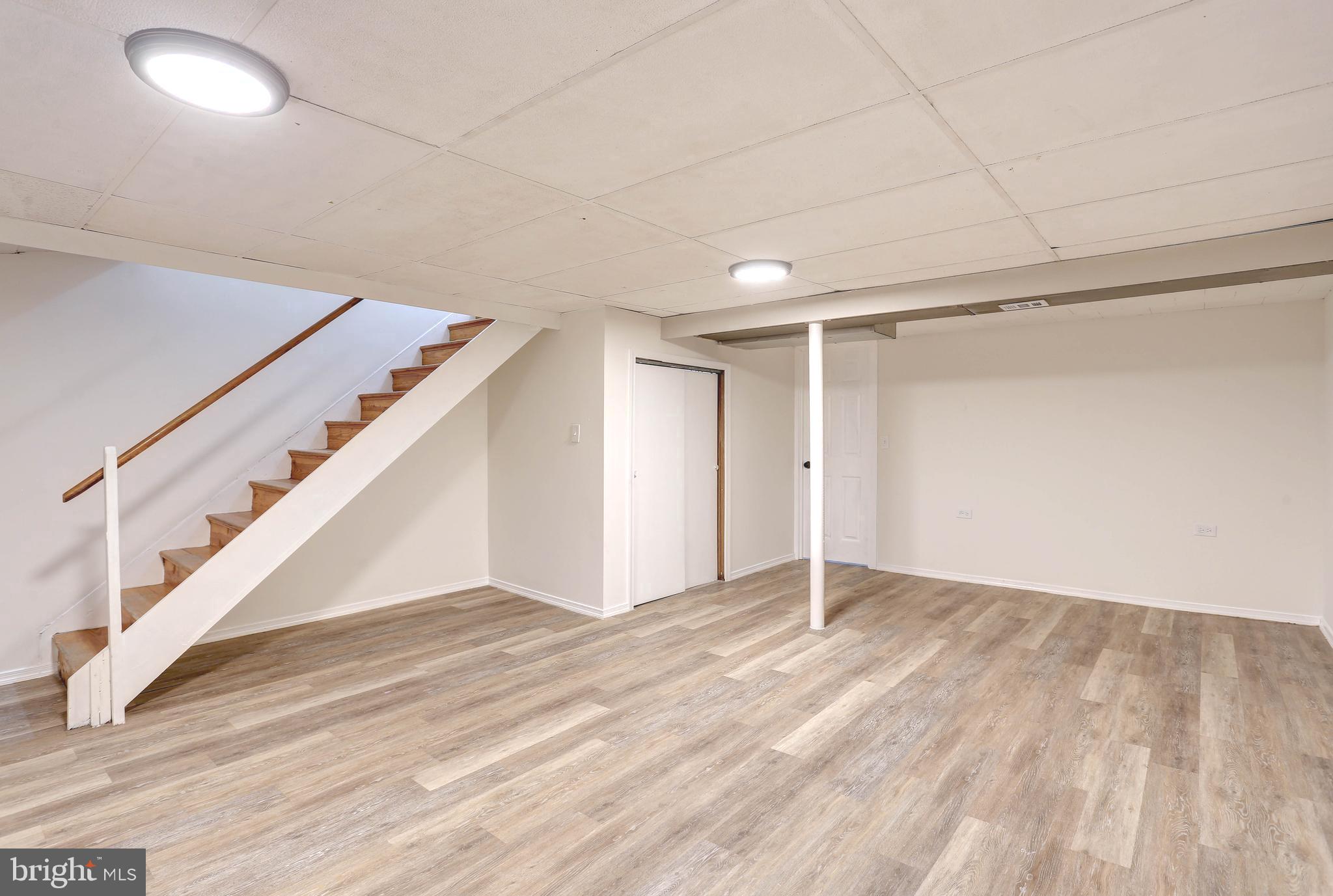 HOLLAND HILL - Residential