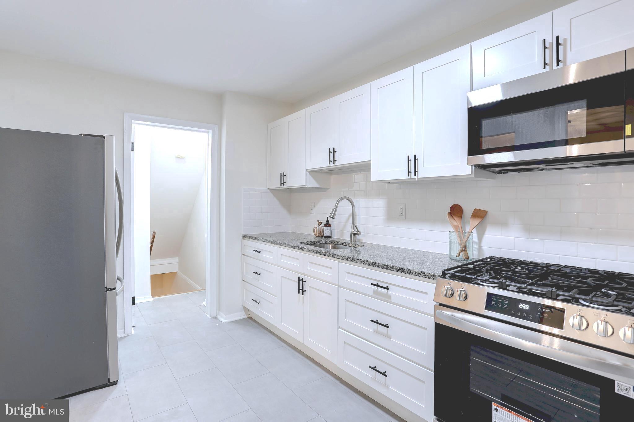 HOLLAND HILL - Residential