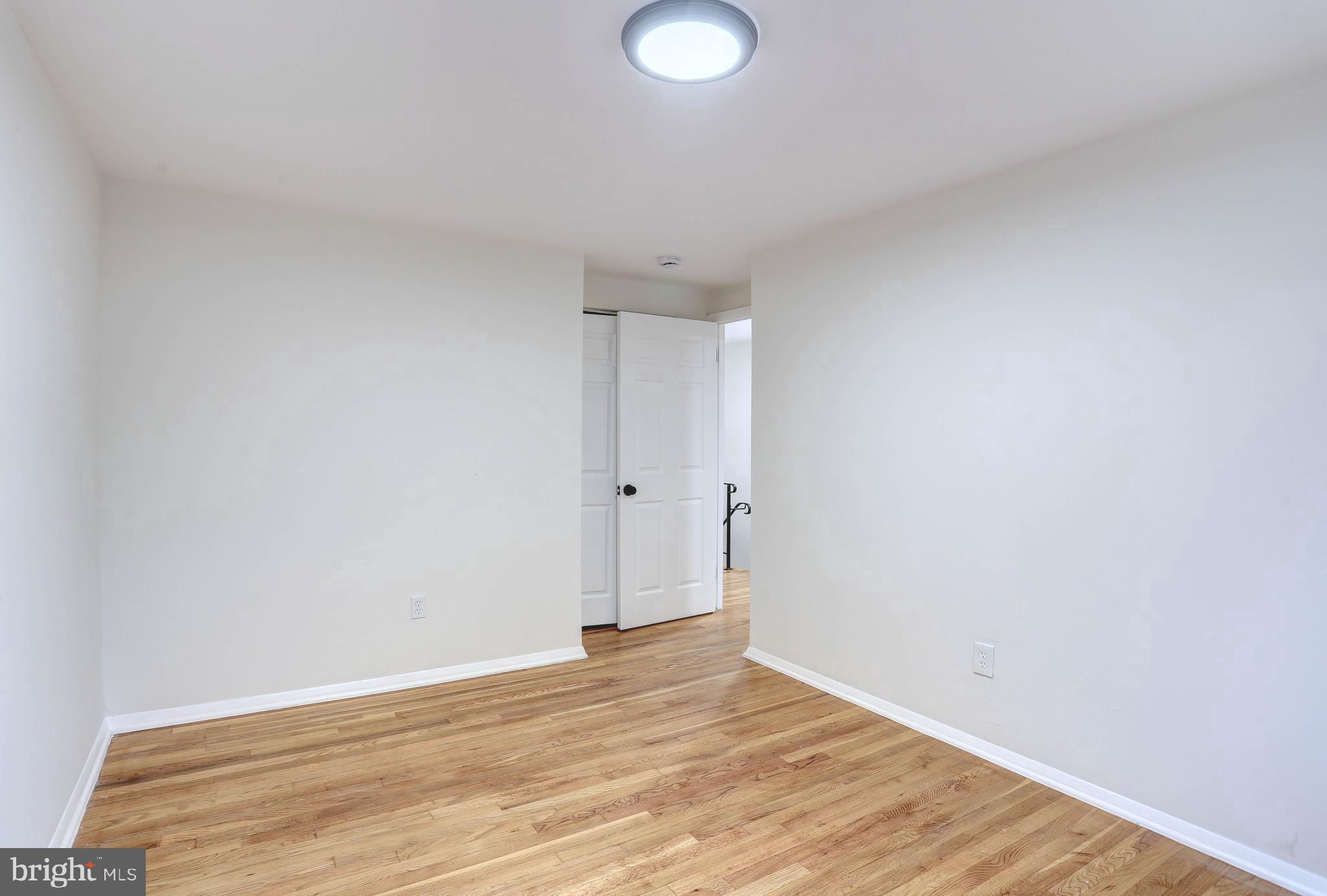 HOLLAND HILL - Residential