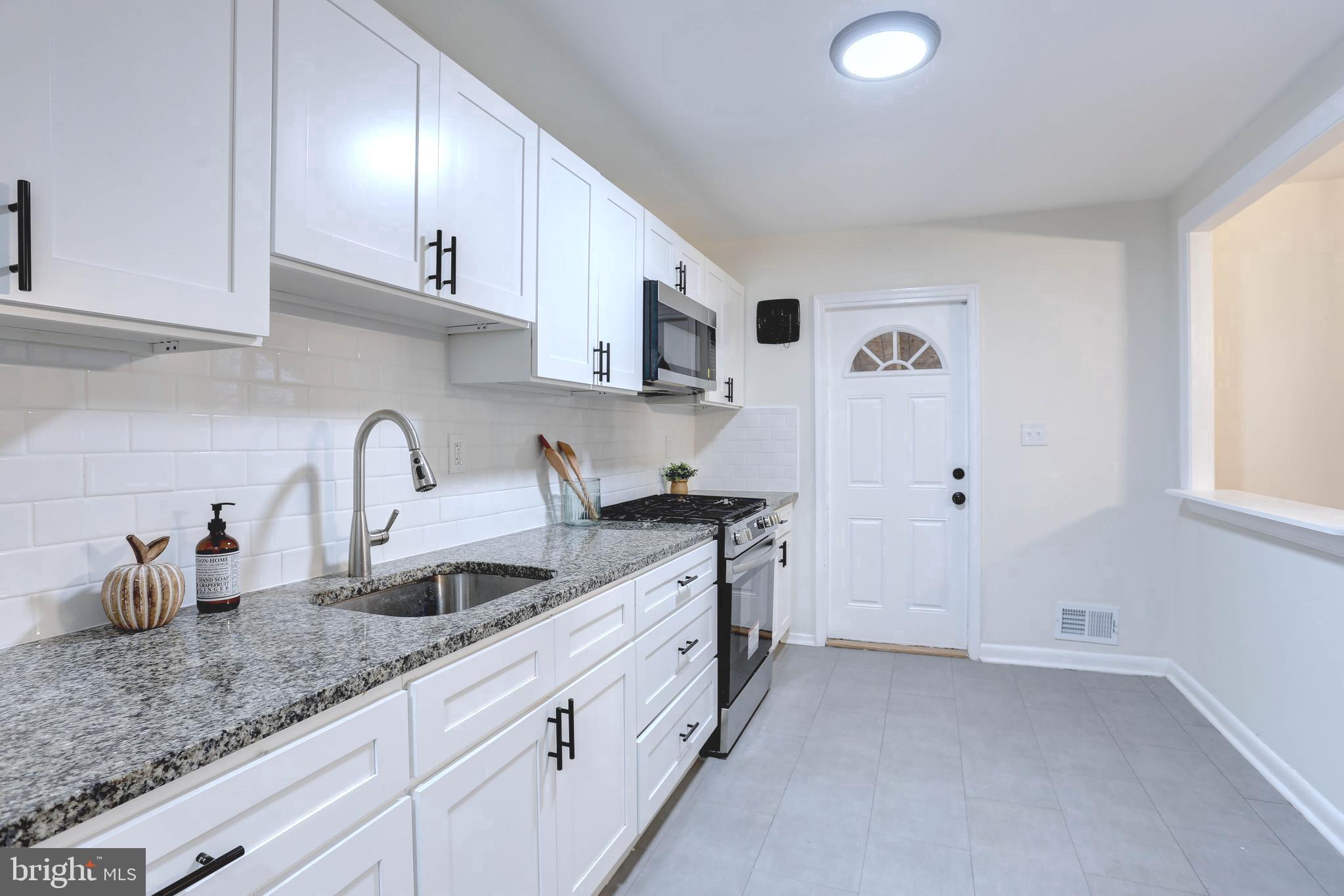 HOLLAND HILL - Residential