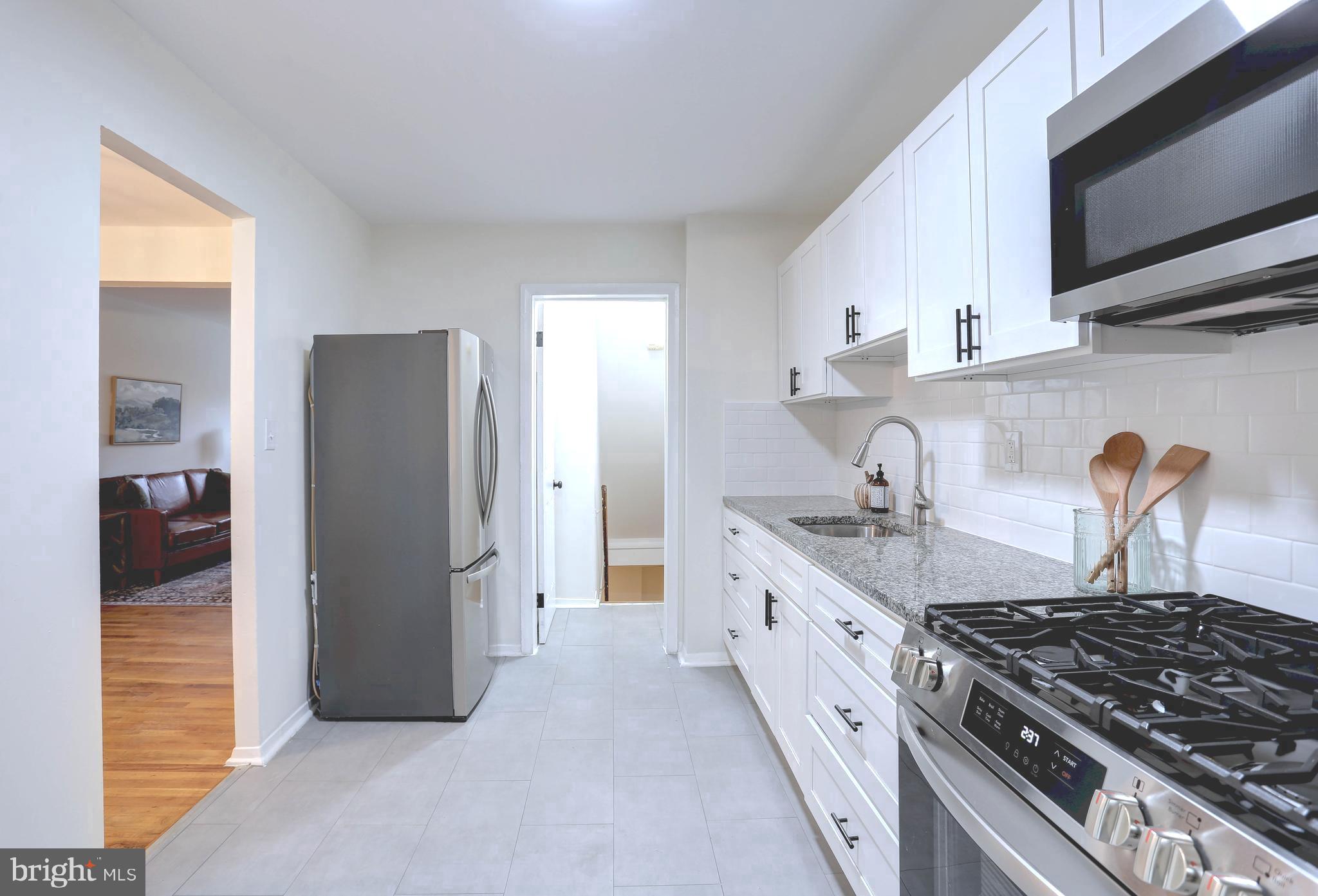 HOLLAND HILL - Residential