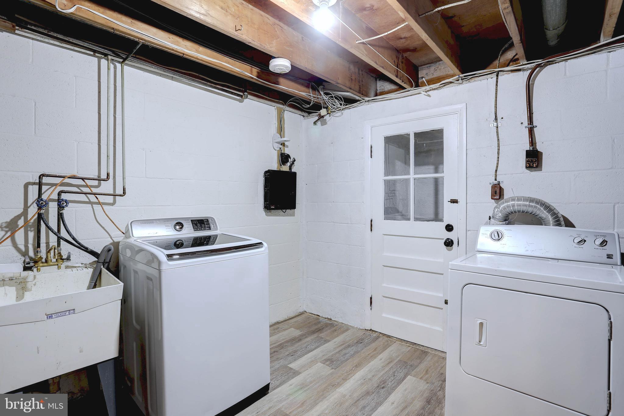 HOLLAND HILL - Residential