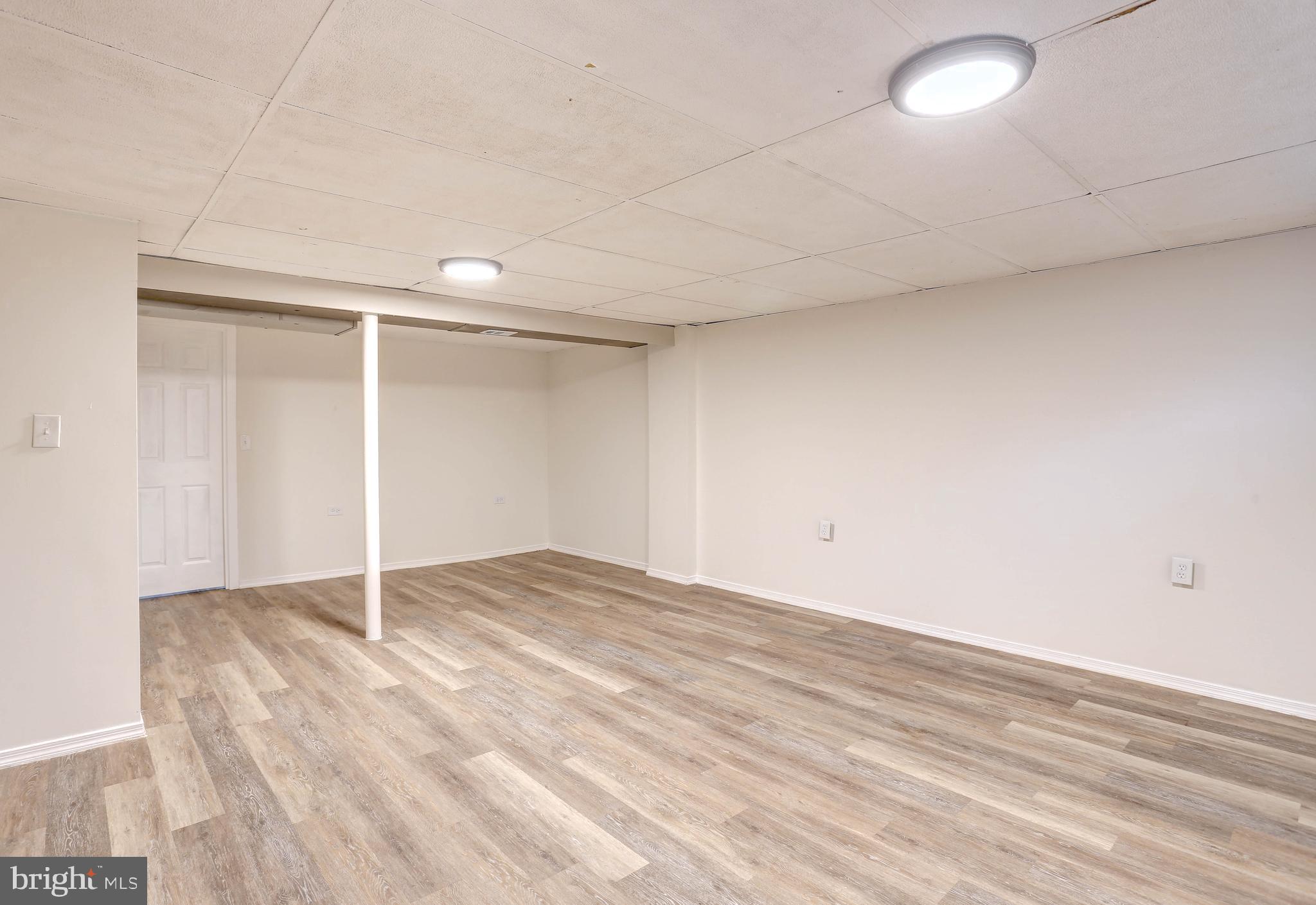 HOLLAND HILL - Residential