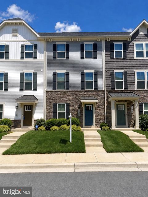Townhouse For Sale - 130 Green Branch Road<br/> LAUREL, MD 20708