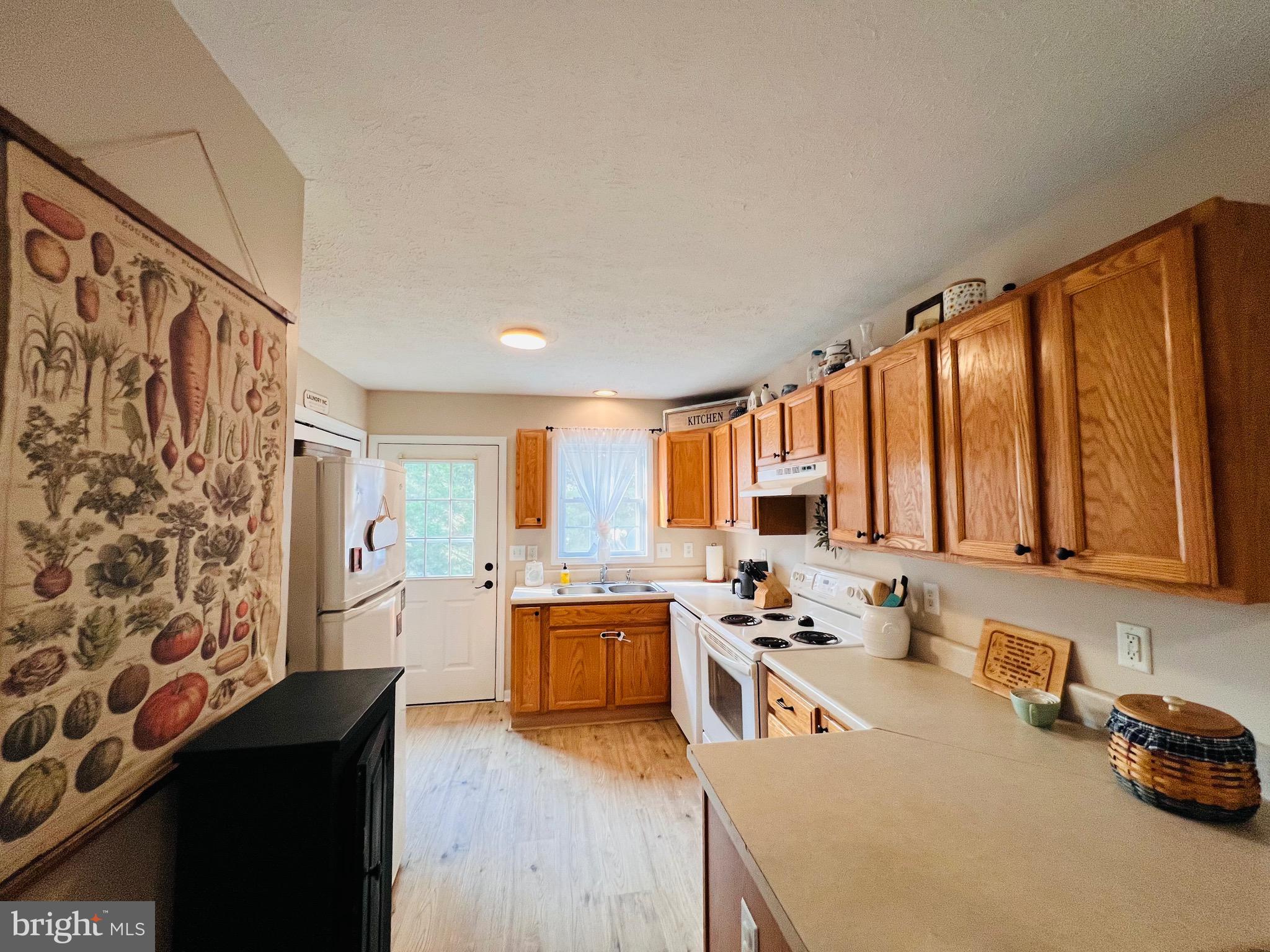 SETTLERS LANDING TOWNHOUSES - Residential