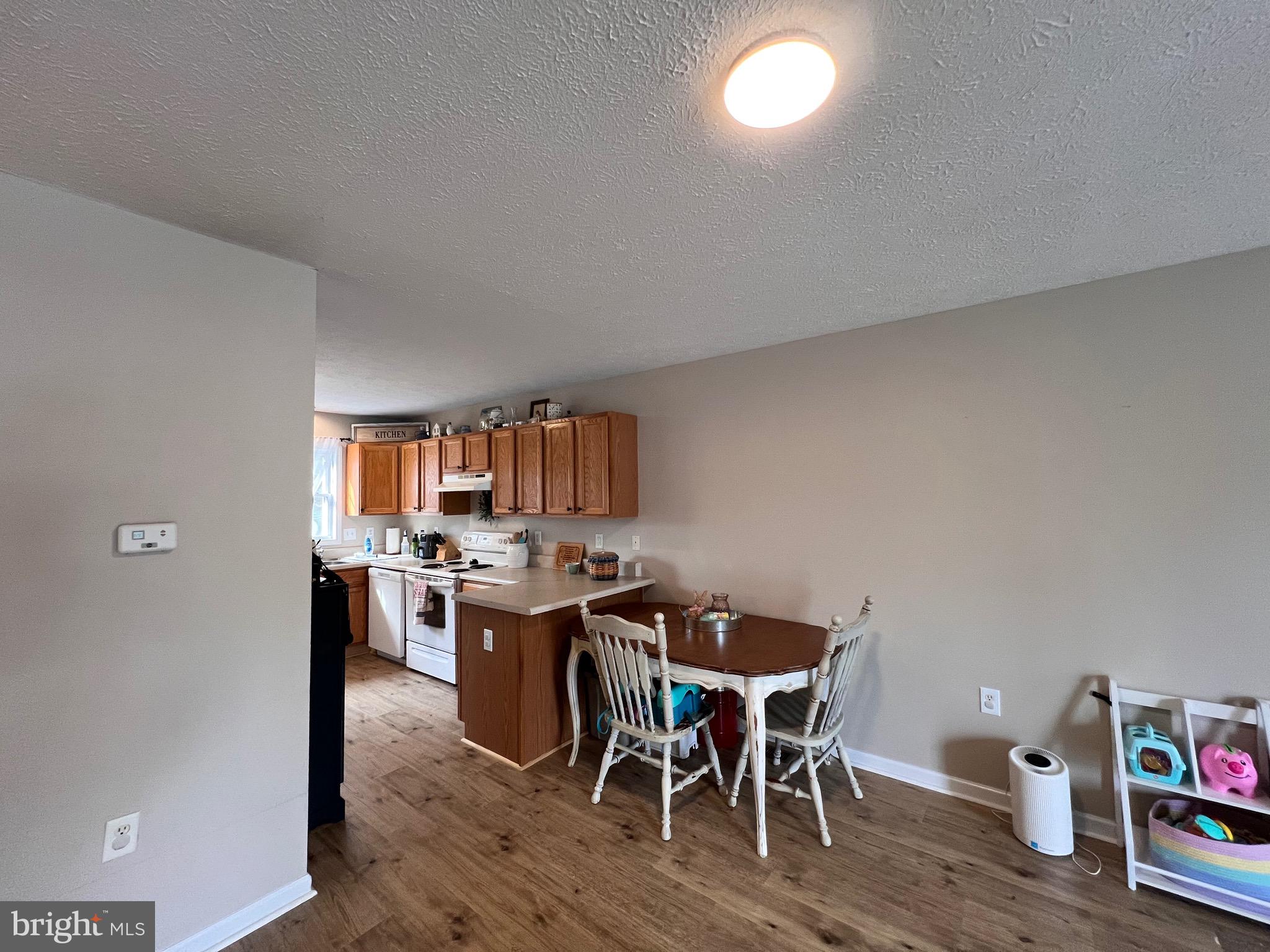 SETTLERS LANDING TOWNHOUSES - Residential