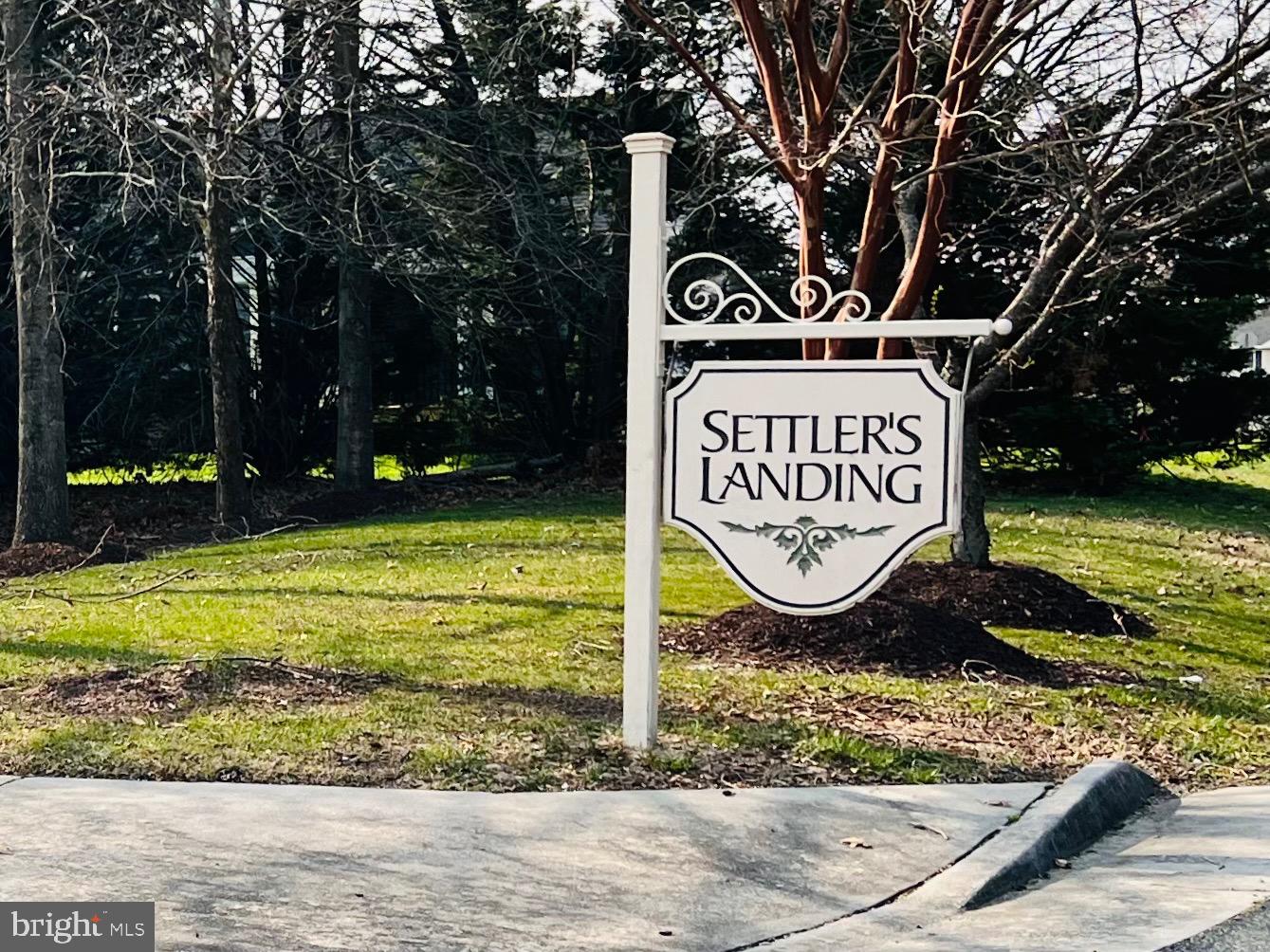 SETTLERS LANDING TOWNHOUSES - Residential