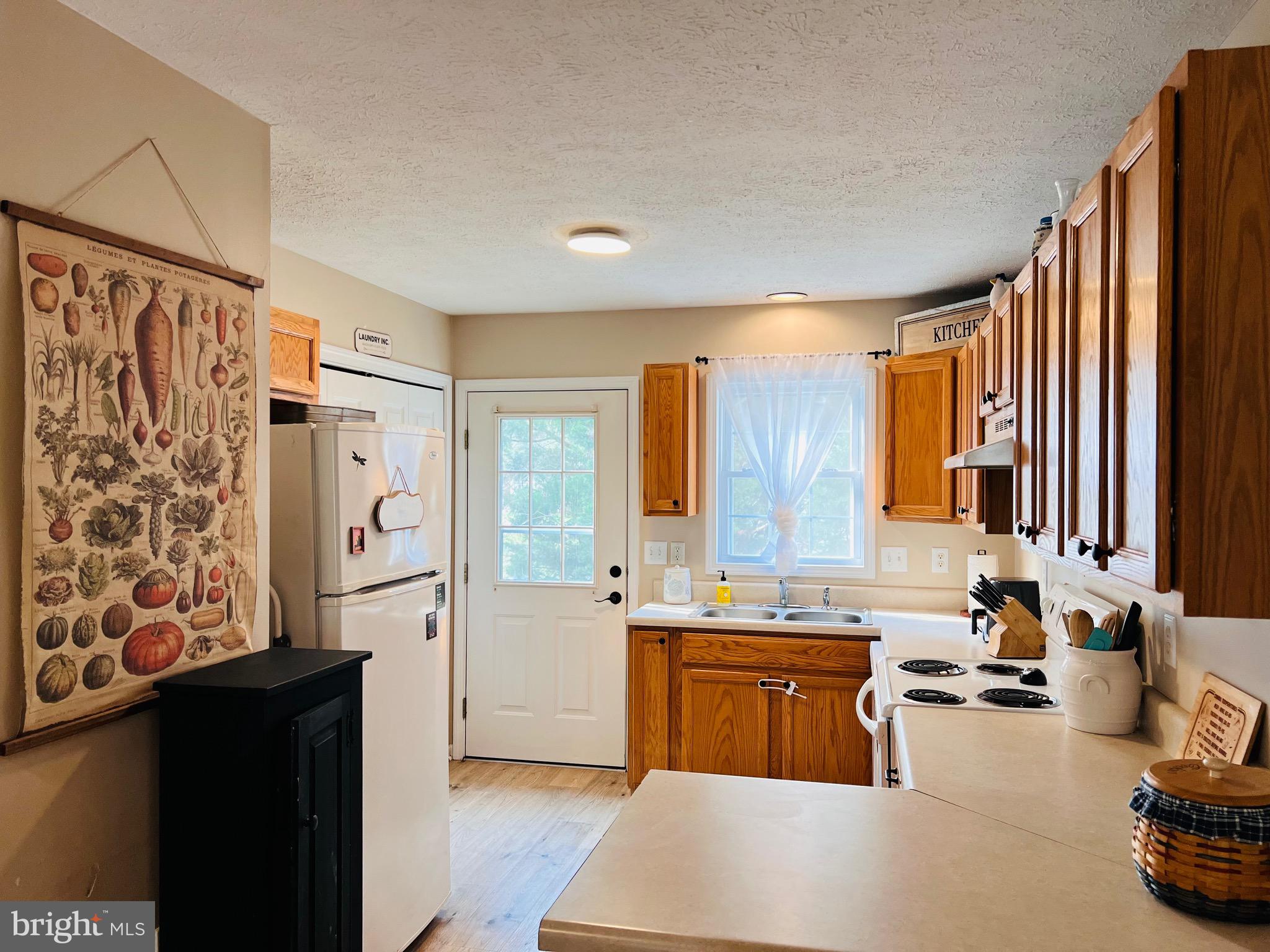 SETTLERS LANDING TOWNHOUSES - Residential