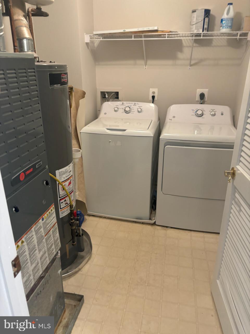 PINEY ORCHARD - Residential Lease