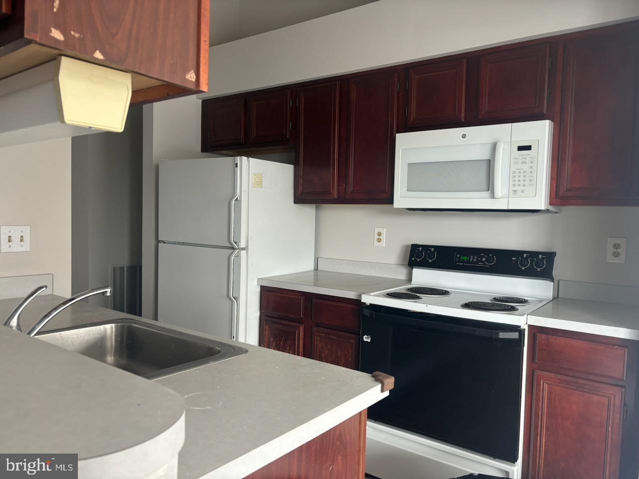 PINEY ORCHARD - Residential Lease