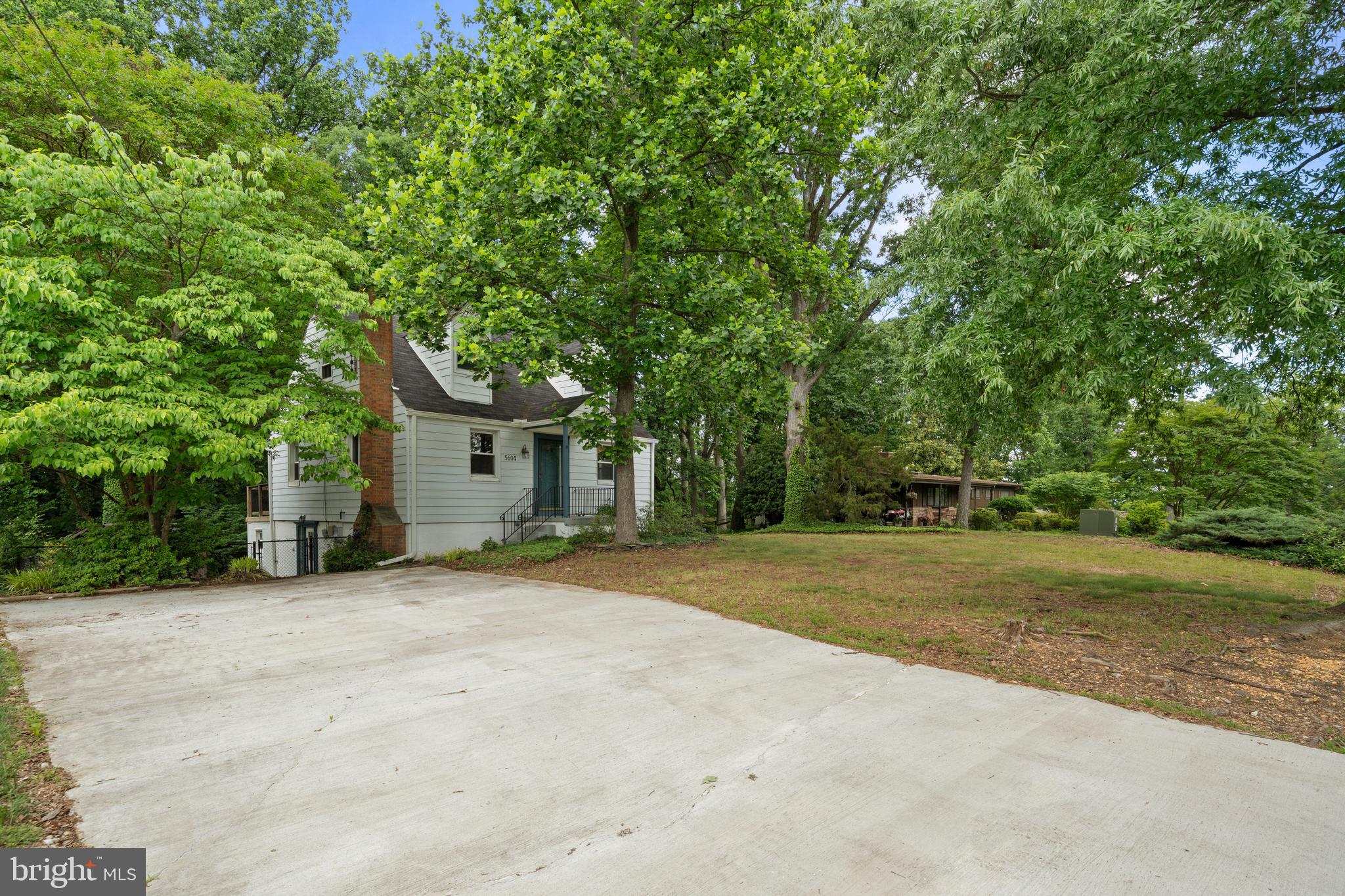 5604 EDGEMONT DRIVE