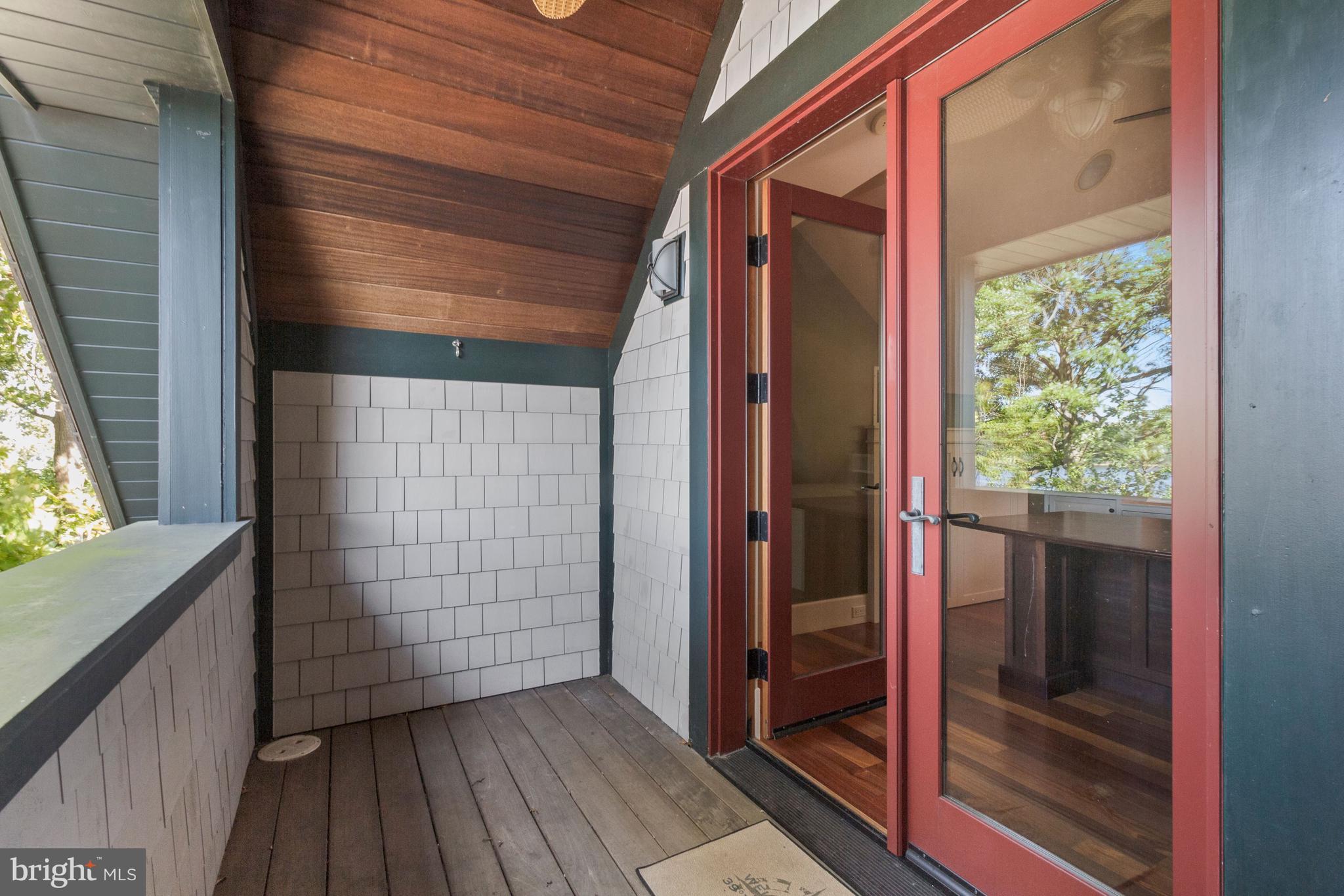 EDGEWATER BEACH - Residential Lease