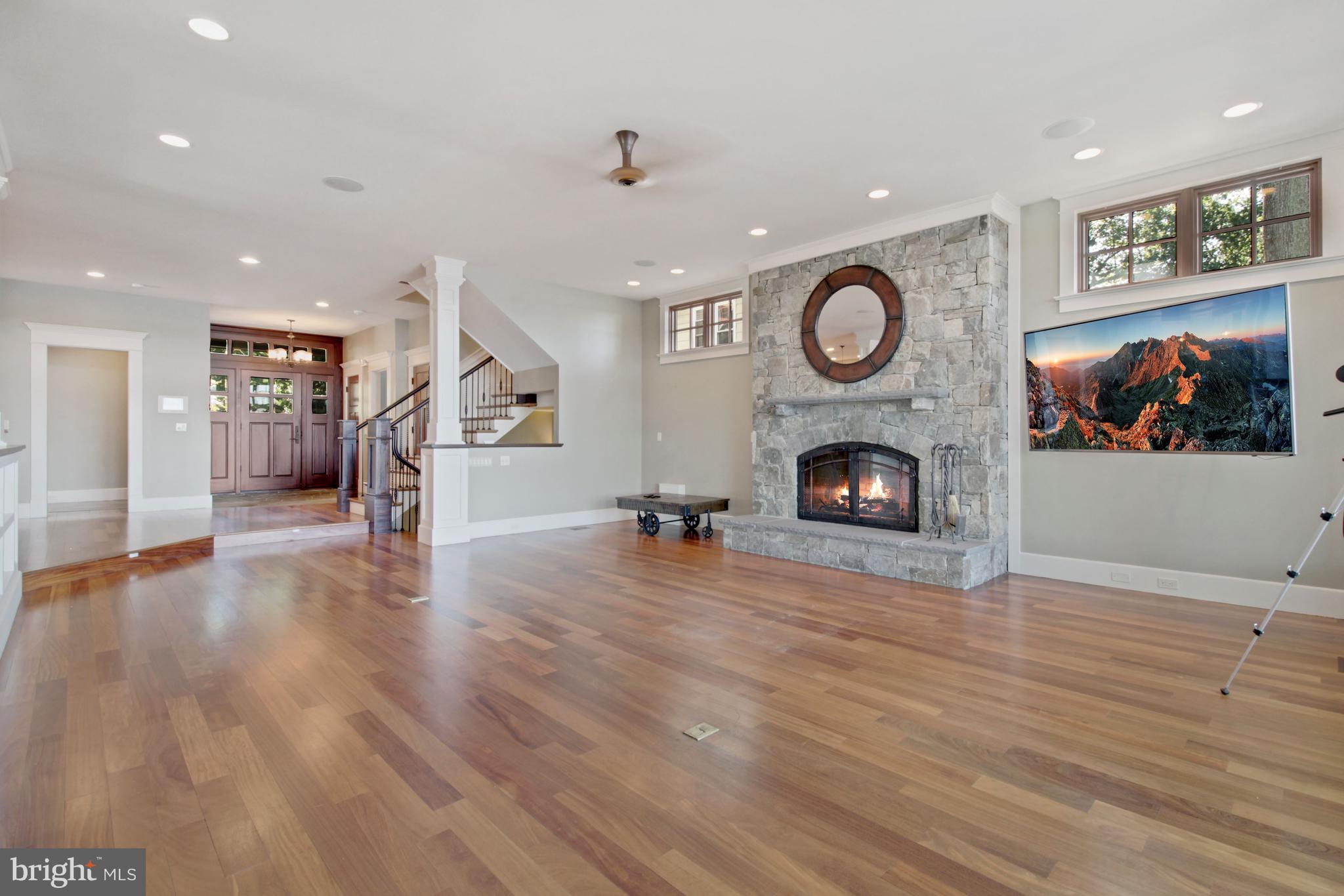 EDGEWATER BEACH - Residential Lease