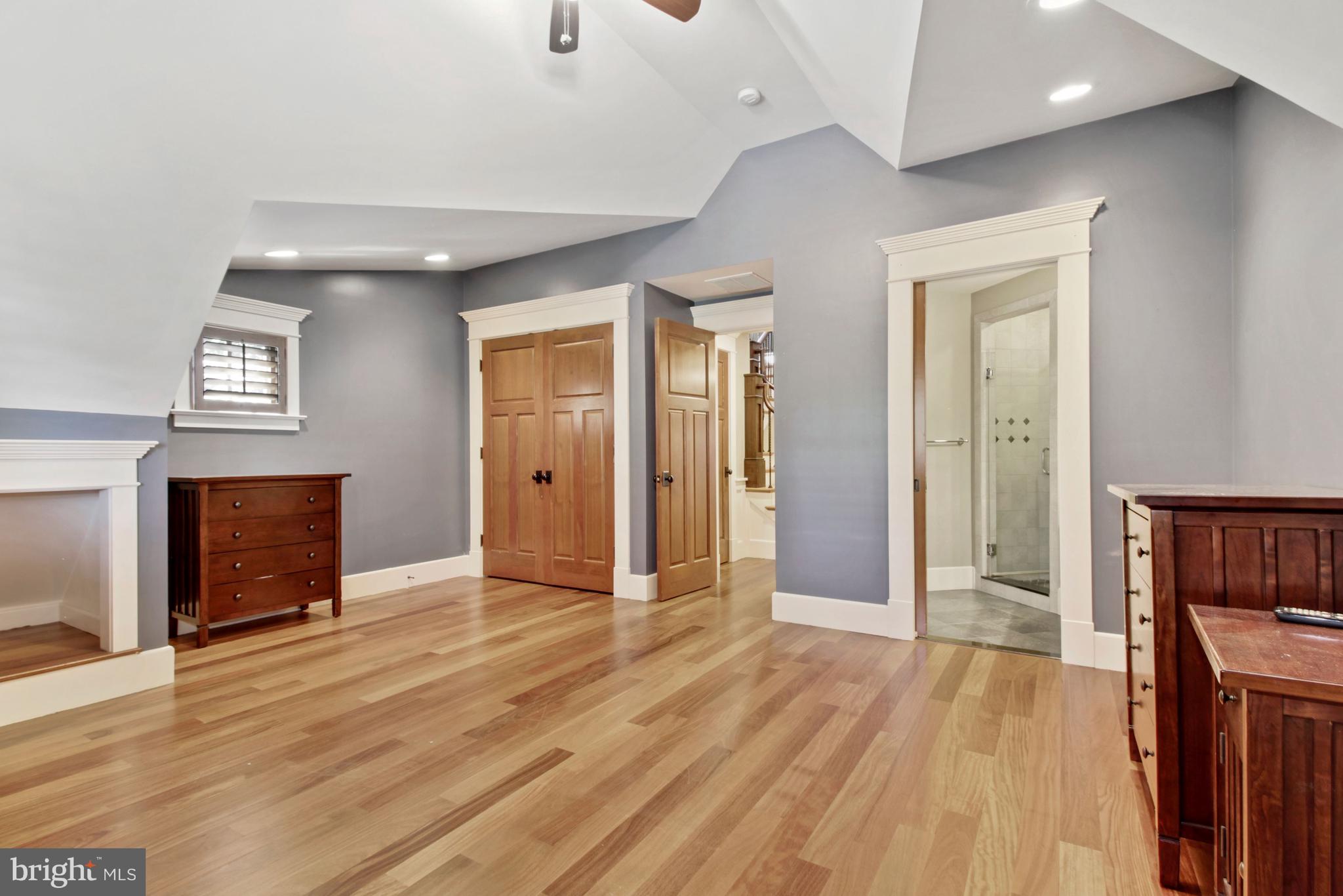 EDGEWATER BEACH - Residential Lease