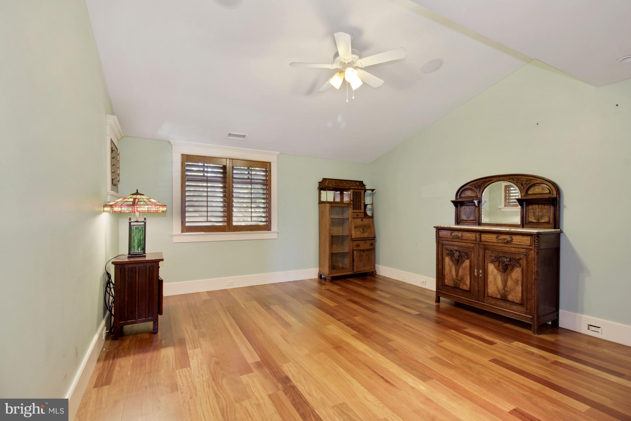 EDGEWATER BEACH - Residential Lease