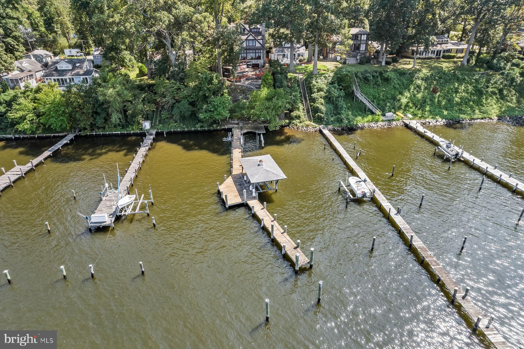 EDGEWATER BEACH - Residential Lease