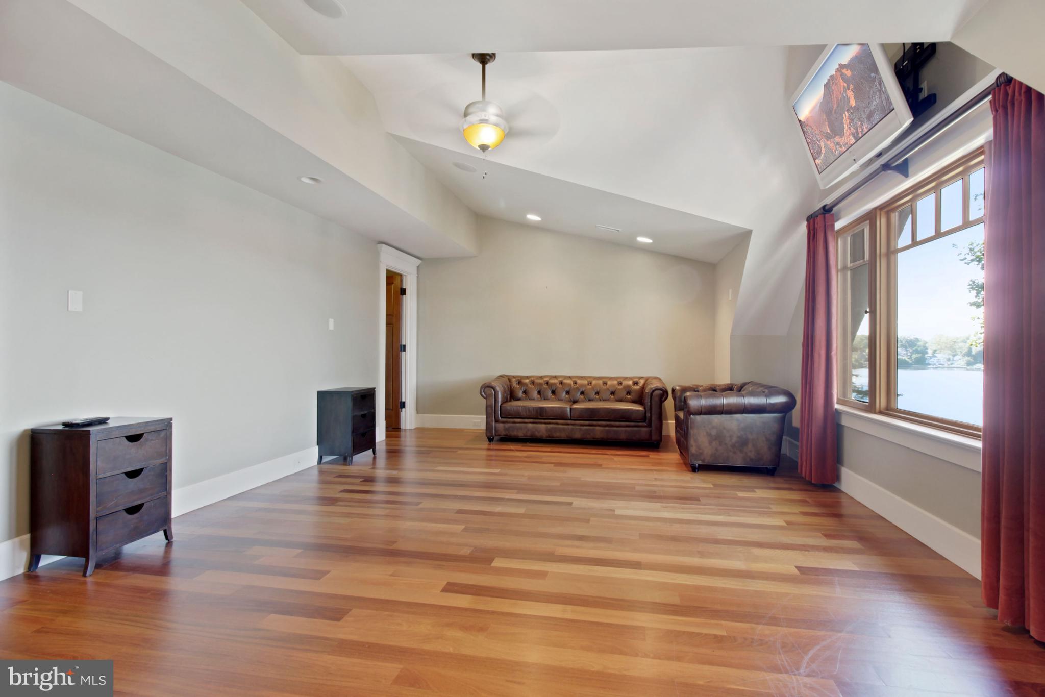 EDGEWATER BEACH - Residential Lease