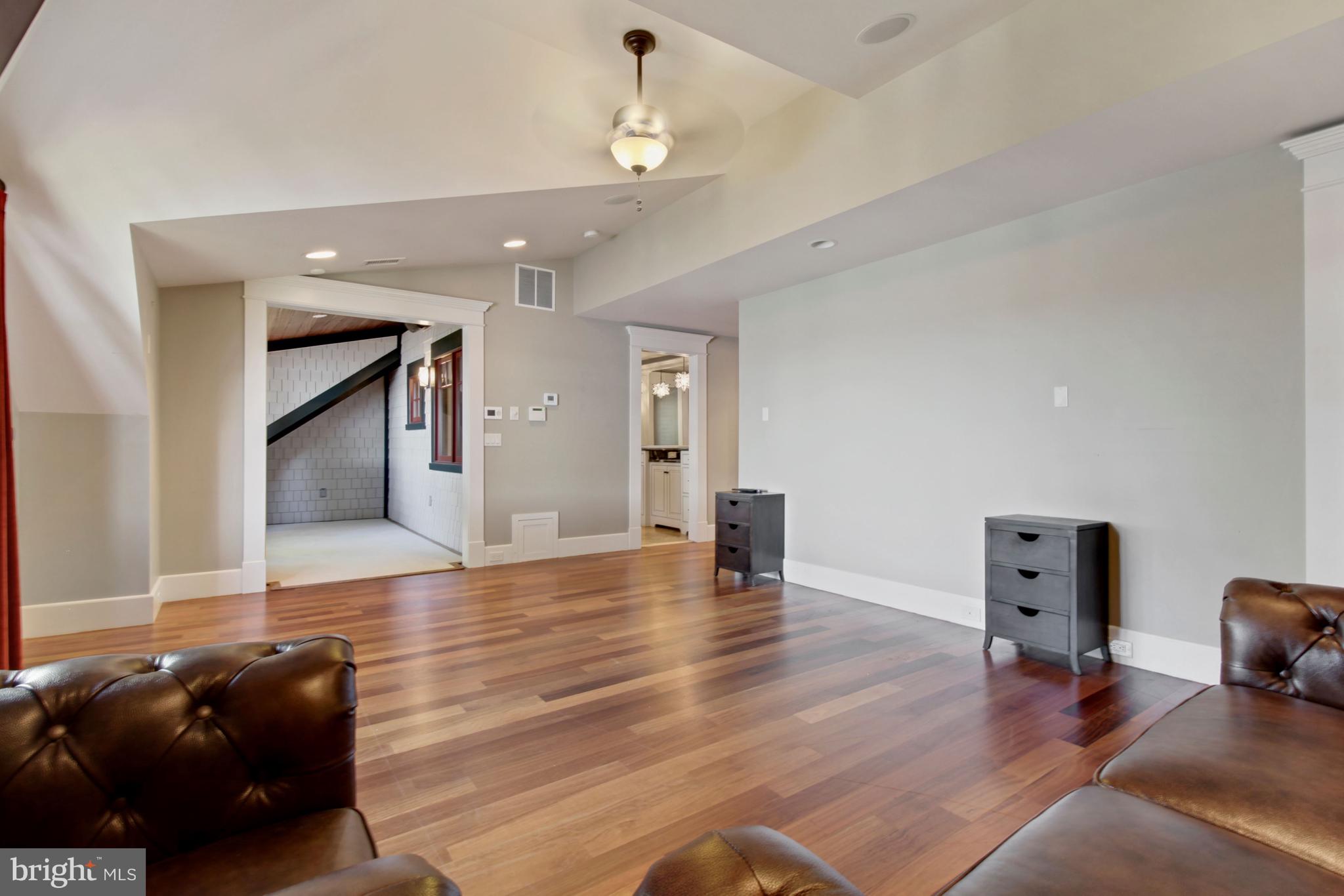 EDGEWATER BEACH - Residential Lease