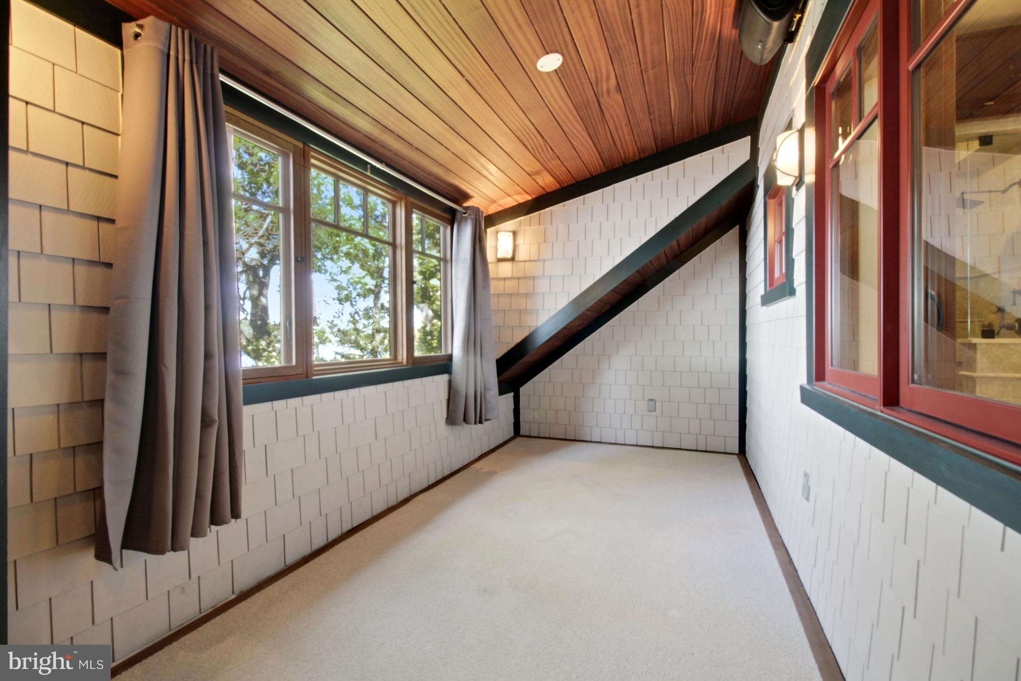 EDGEWATER BEACH - Residential Lease