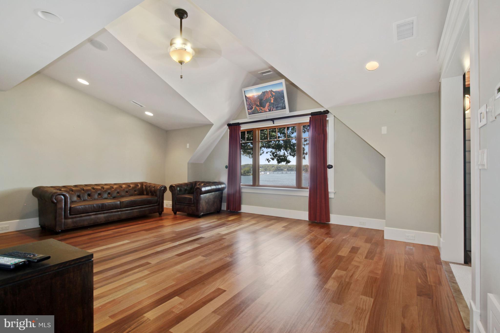 EDGEWATER BEACH - Residential Lease