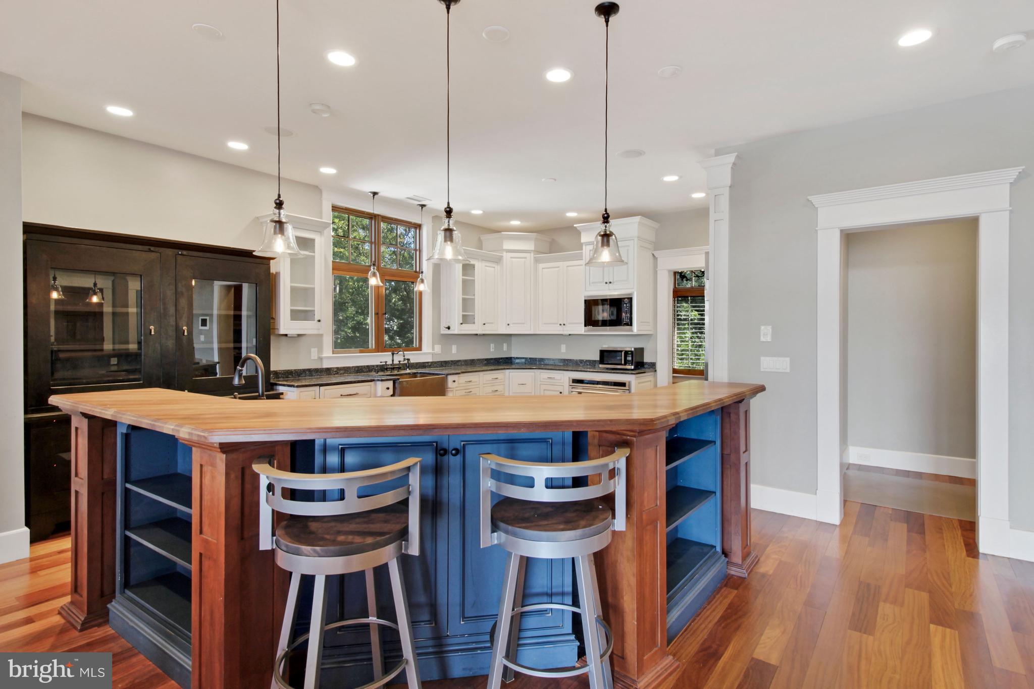 EDGEWATER BEACH - Residential Lease