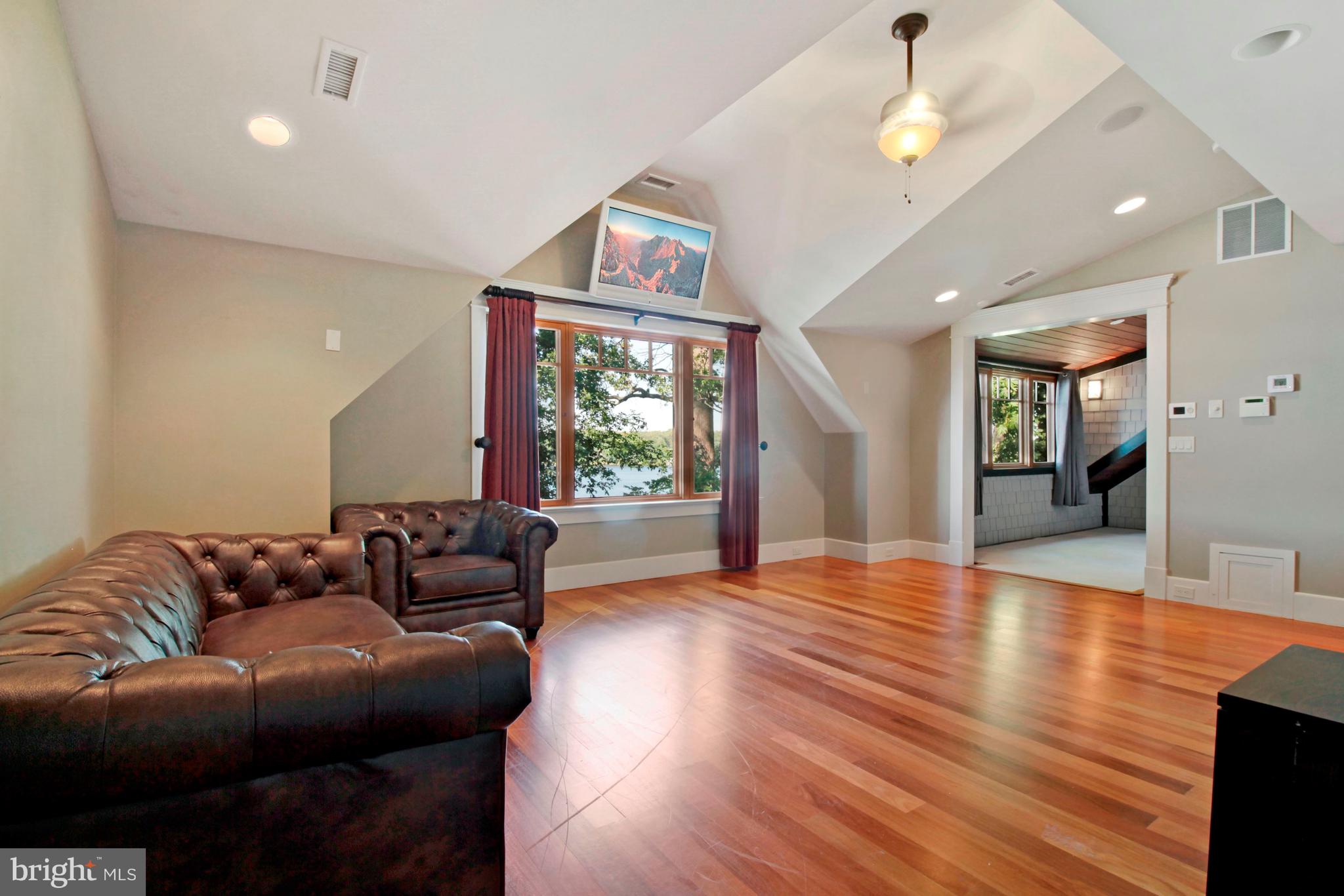 EDGEWATER BEACH - Residential Lease