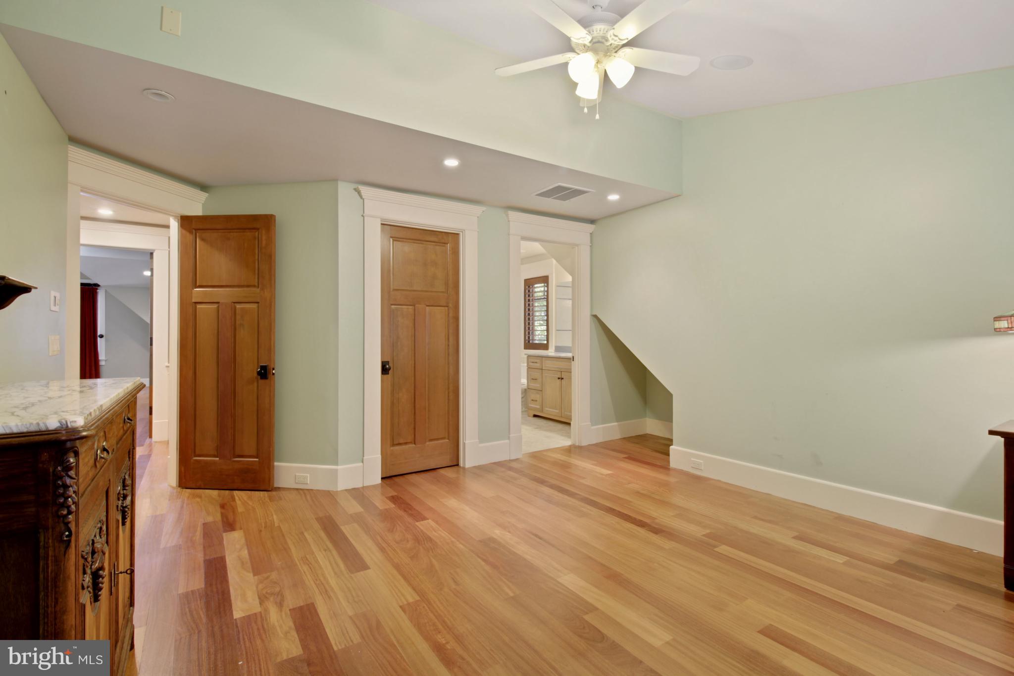 EDGEWATER BEACH - Residential Lease