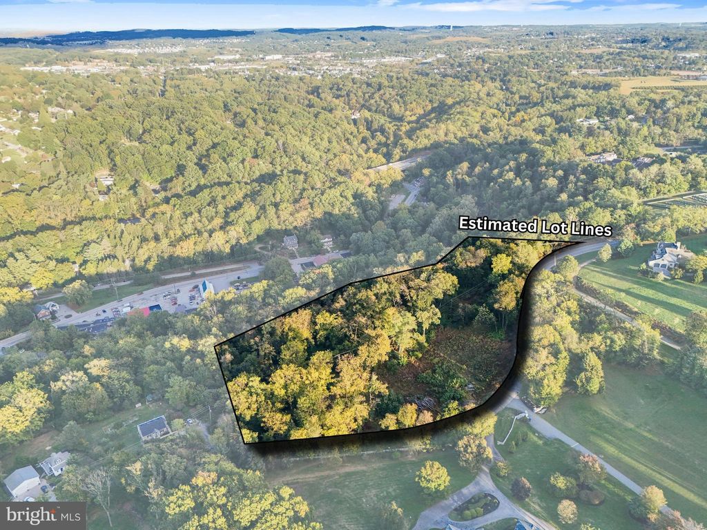 Photo of 1651 Starcross Rd, YORK, PA 17403 (MLS # PAYK2092540)