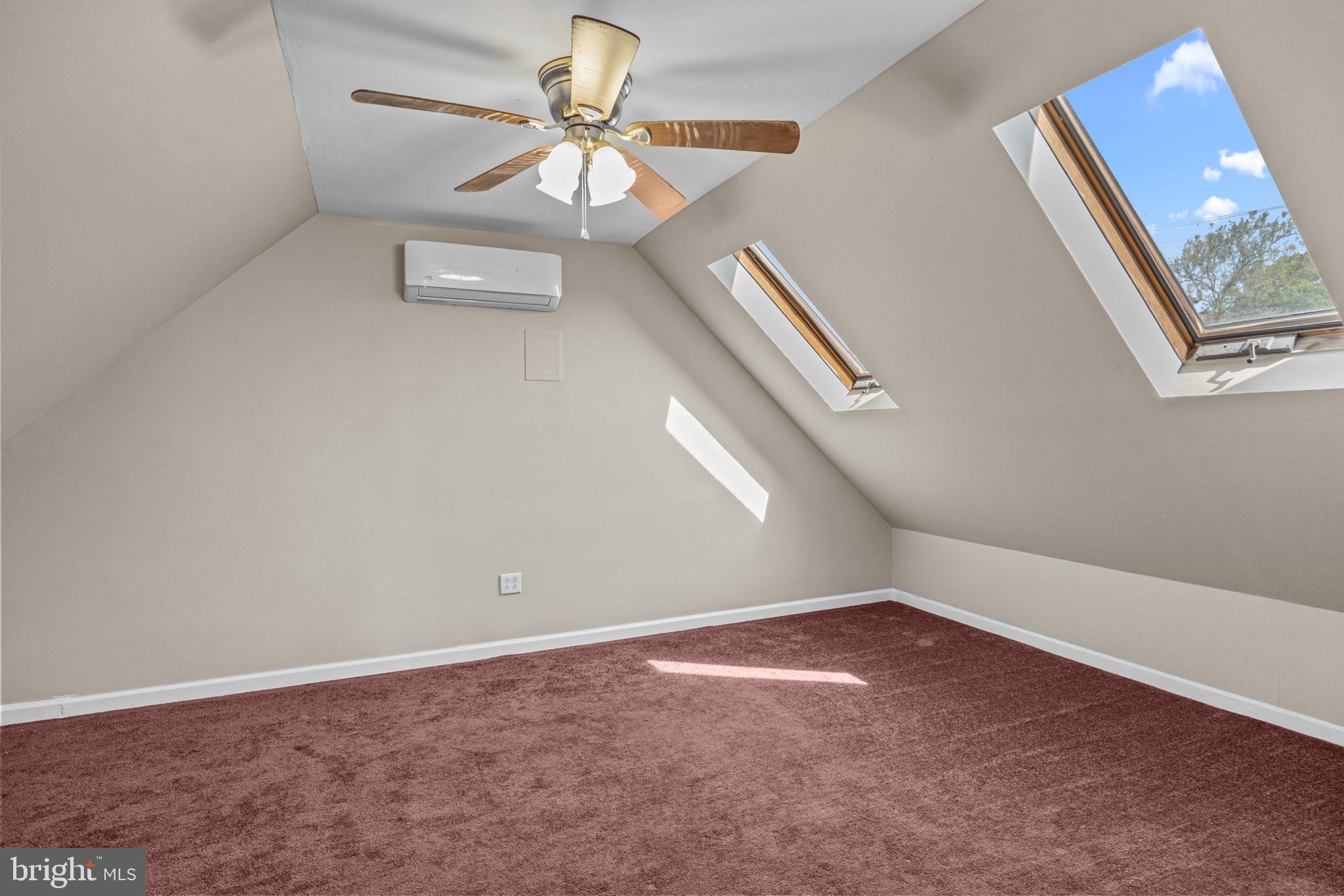 RED CEDAR HILL - Residential Lease