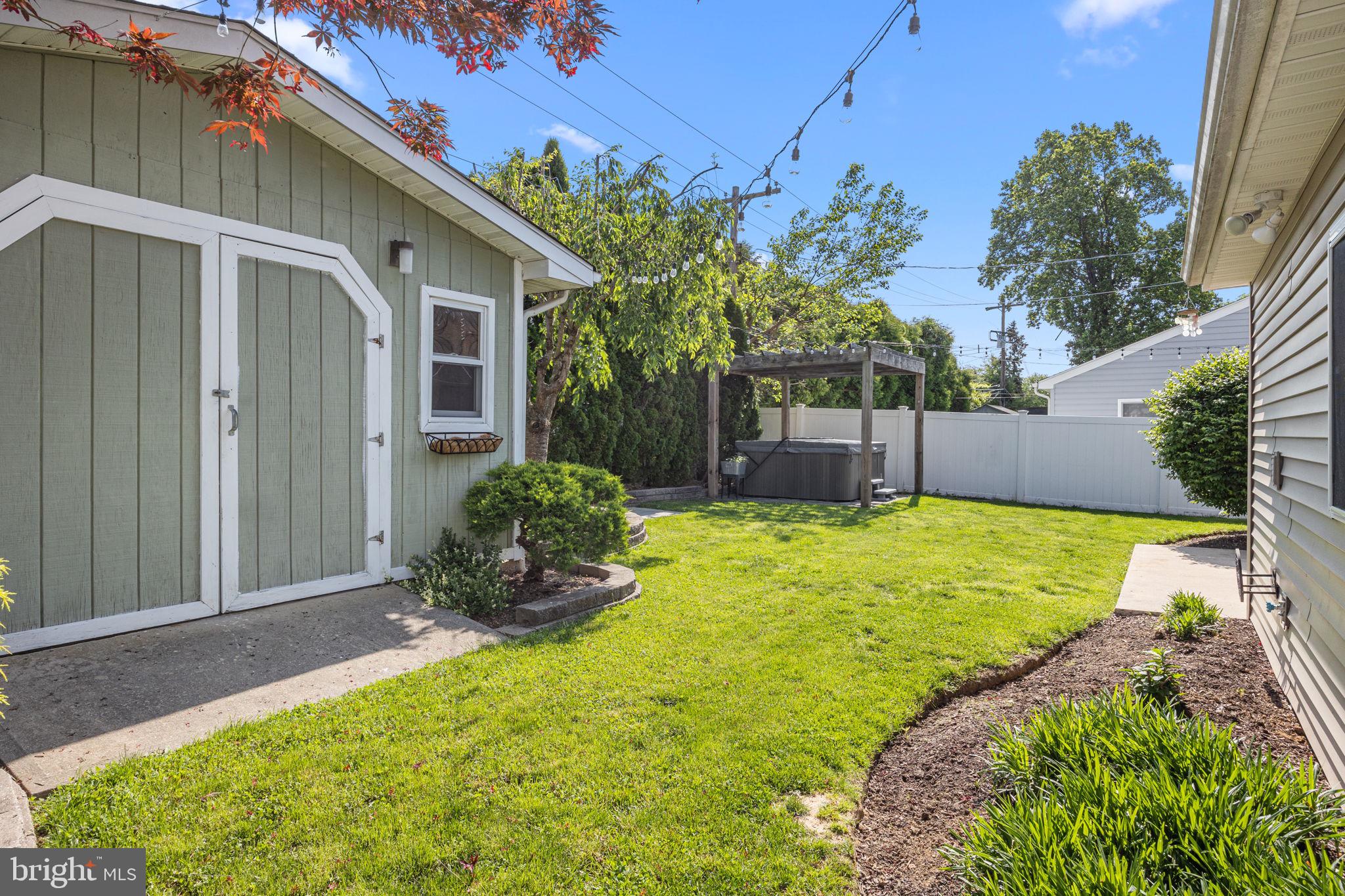 RED CEDAR HILL - Residential Lease