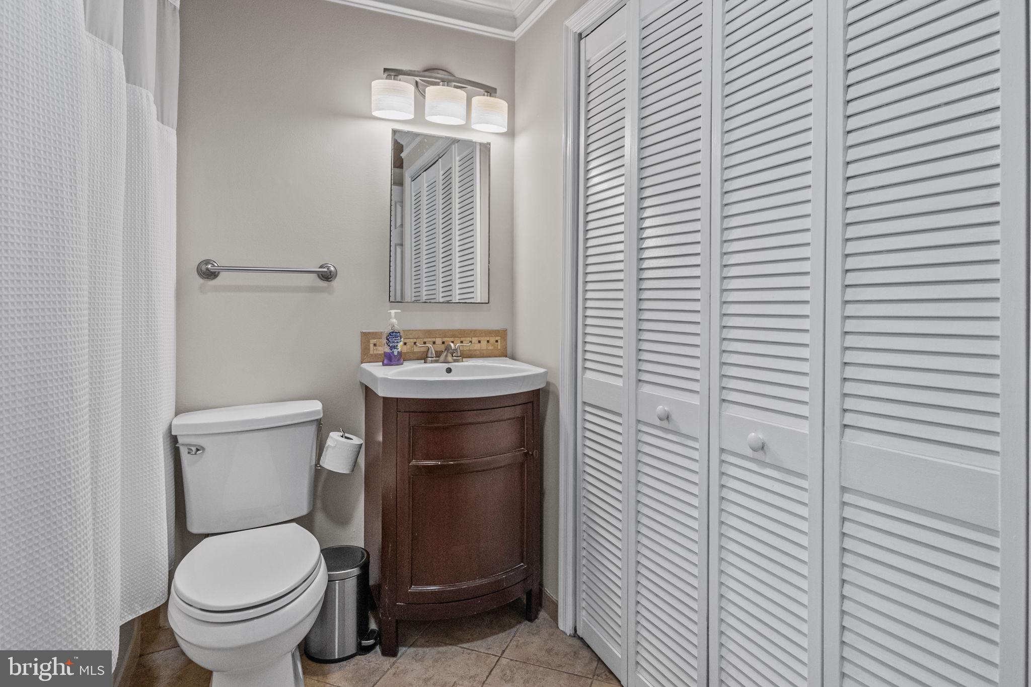 RED CEDAR HILL - Residential Lease