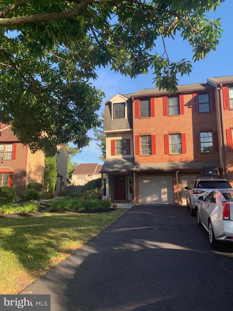 Condo For Sale - 352 Willow Turn<br/> MOUNT LAUREL, NJ 08054