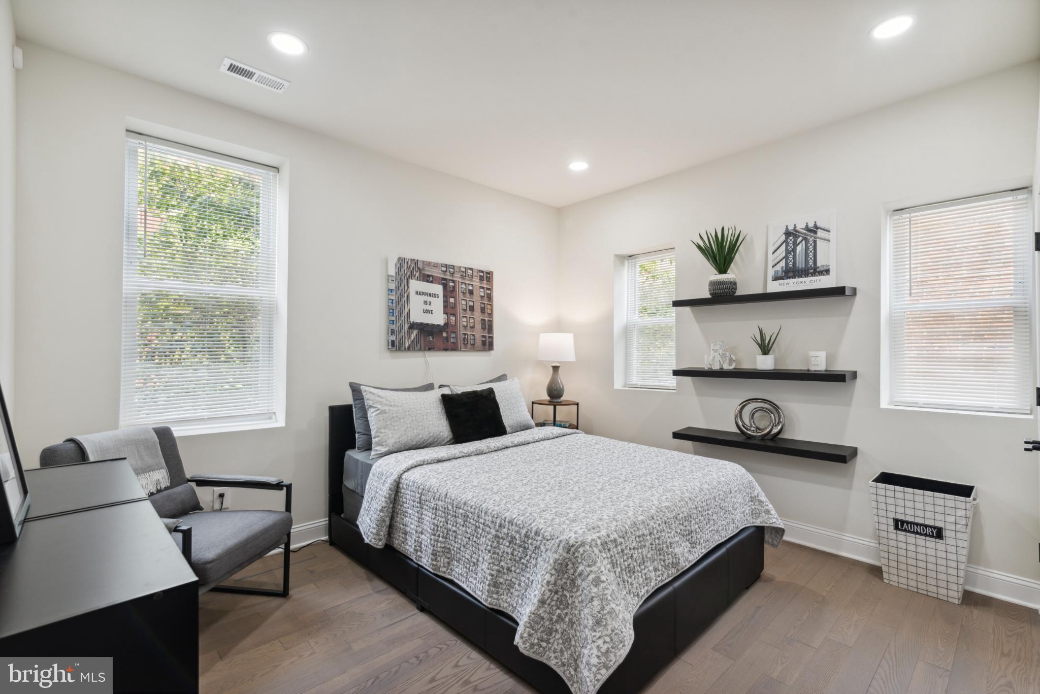 POINT BREEZE - Residential Lease