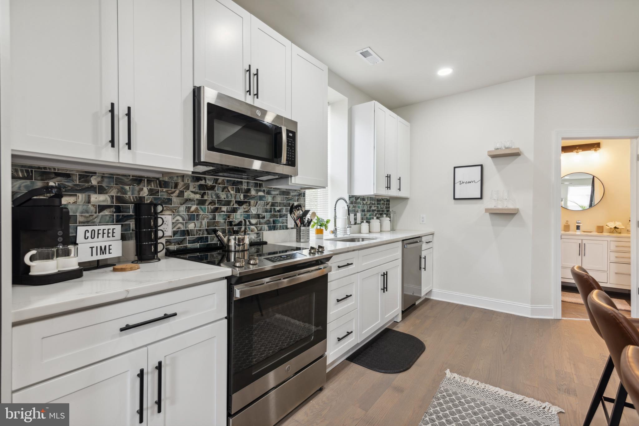 POINT BREEZE - Residential Lease