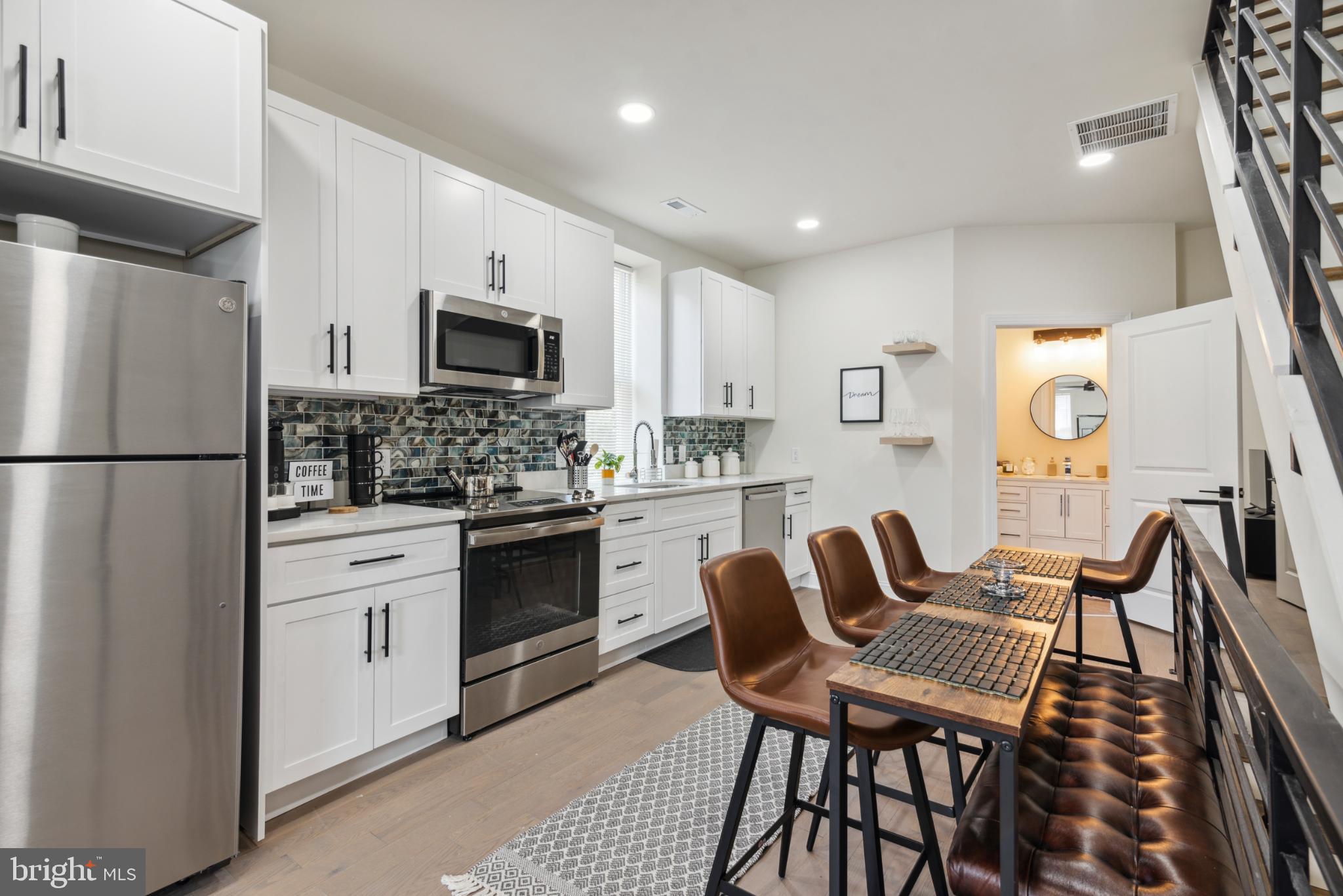 POINT BREEZE - Residential Lease