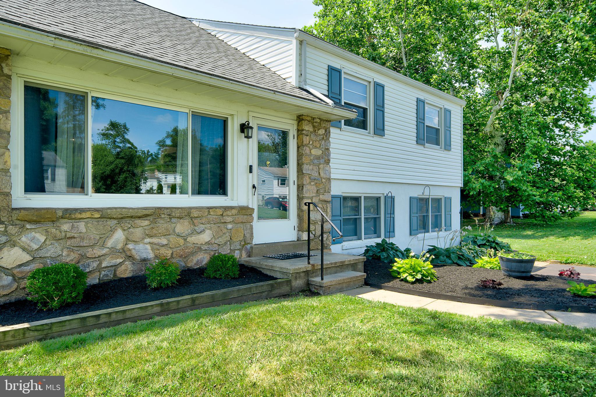 1008 PIONEER ROAD