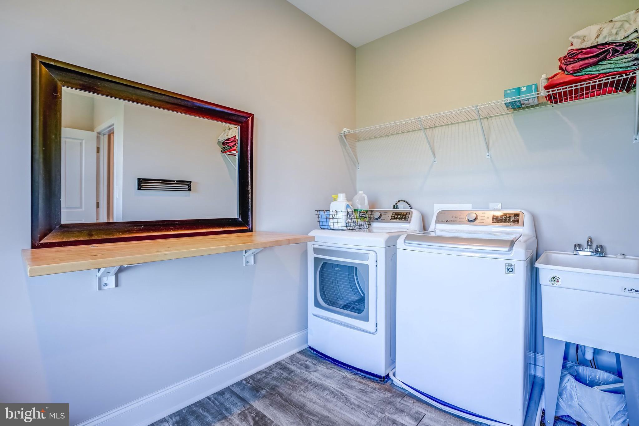 BOWLEYS QUARTERS - Residential