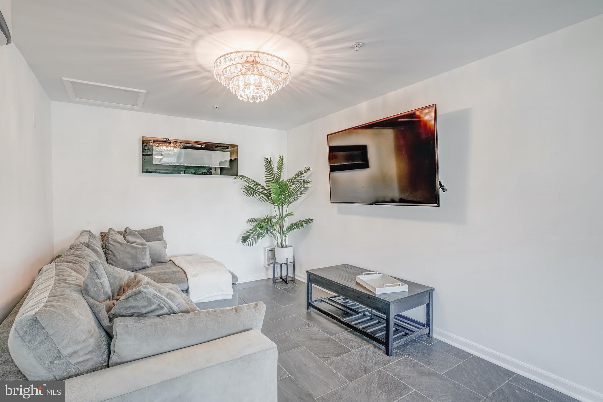 BOWLEYS QUARTERS - Residential