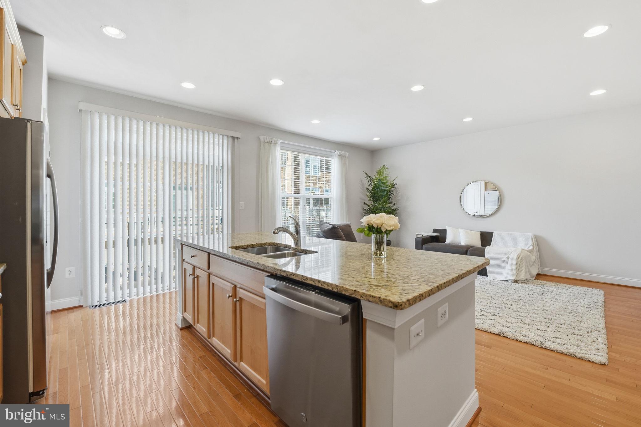 RESERVE AT TYSONS CORNER - Residential