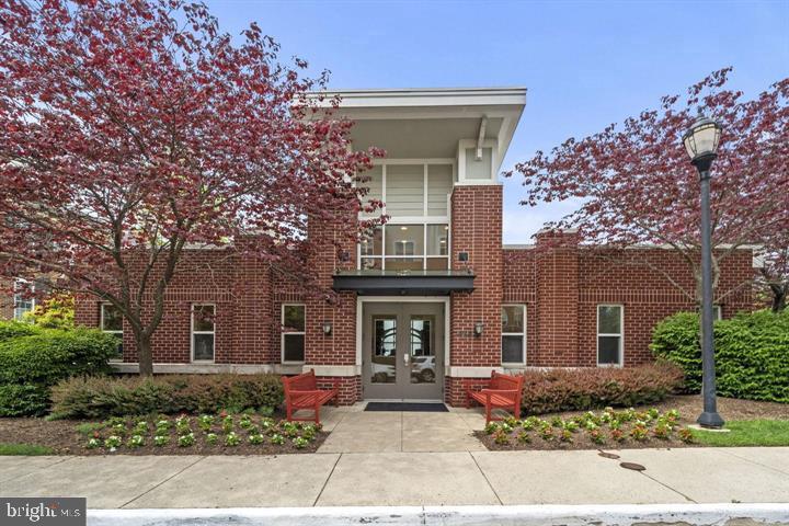 RESERVE AT TYSONS CORNER - Residential