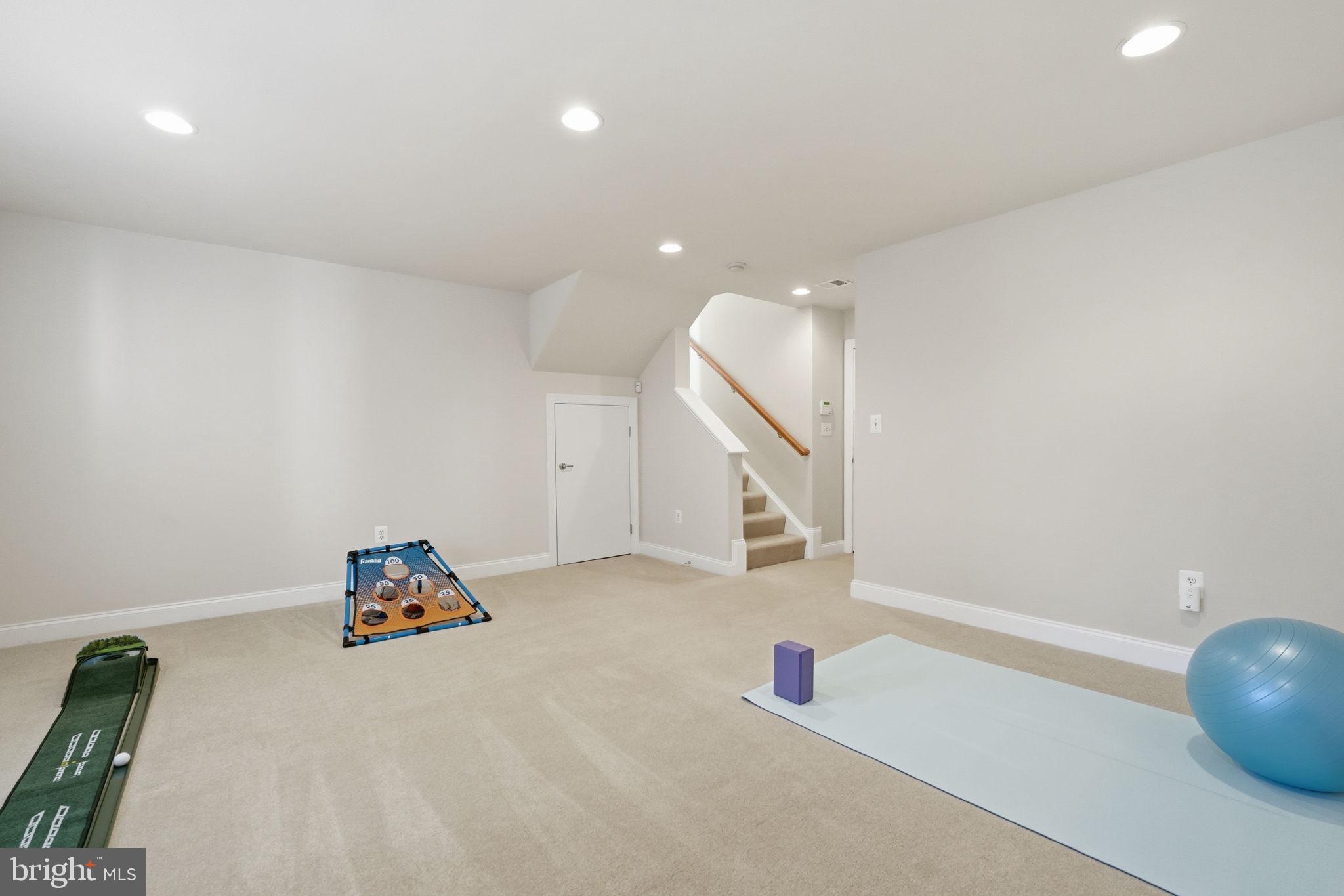 RESERVE AT TYSONS CORNER - Residential