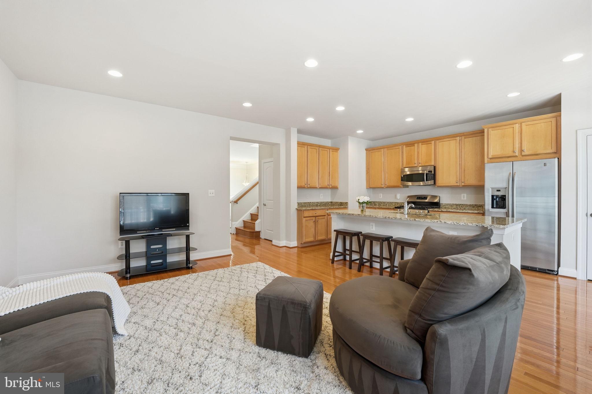 RESERVE AT TYSONS CORNER - Residential