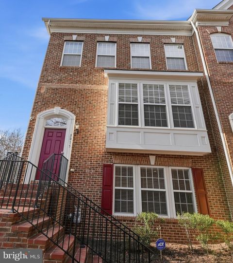 Photo of 8015 Reserve Way, VIENNA, VA 22182 (MLS # VAFX2289220)