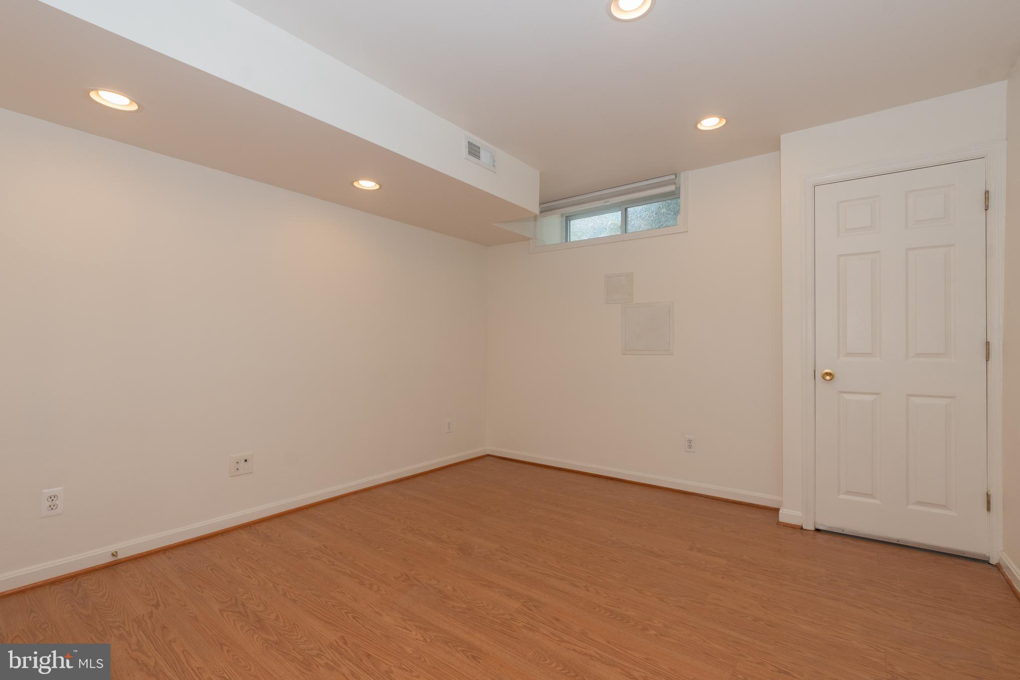 HIGHLANDTOWN - Residential