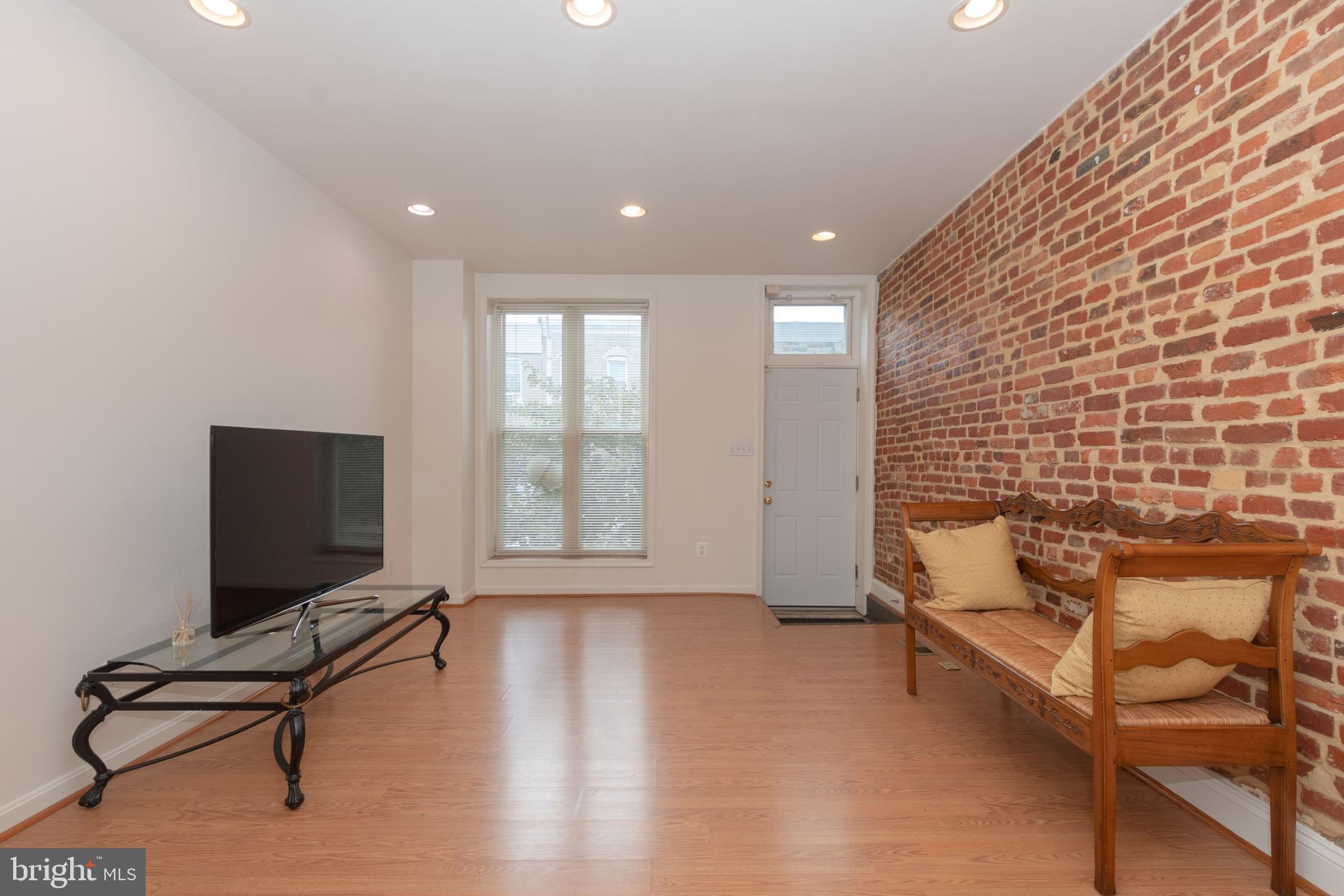 HIGHLANDTOWN - Residential